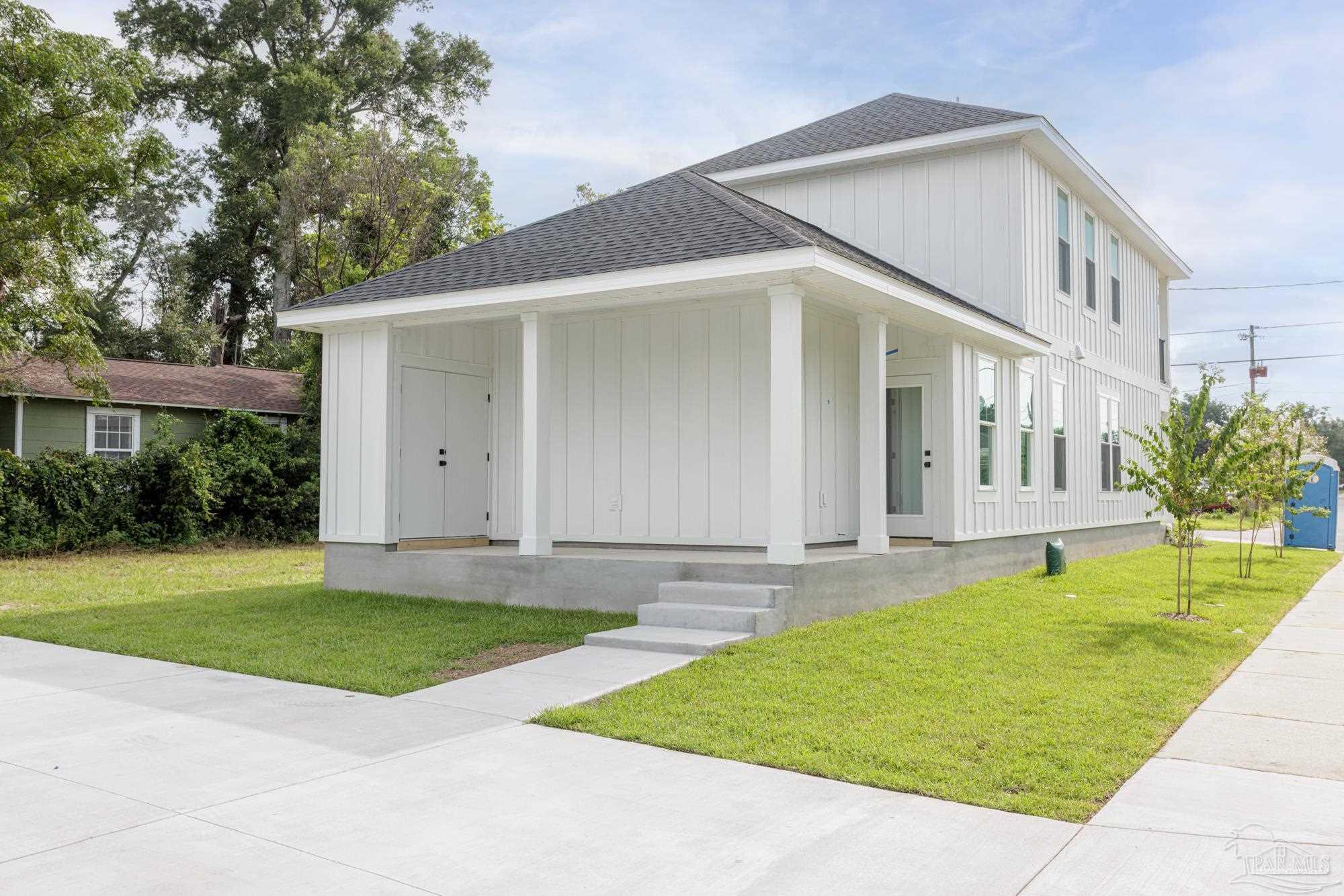 1101 N 8th Ave