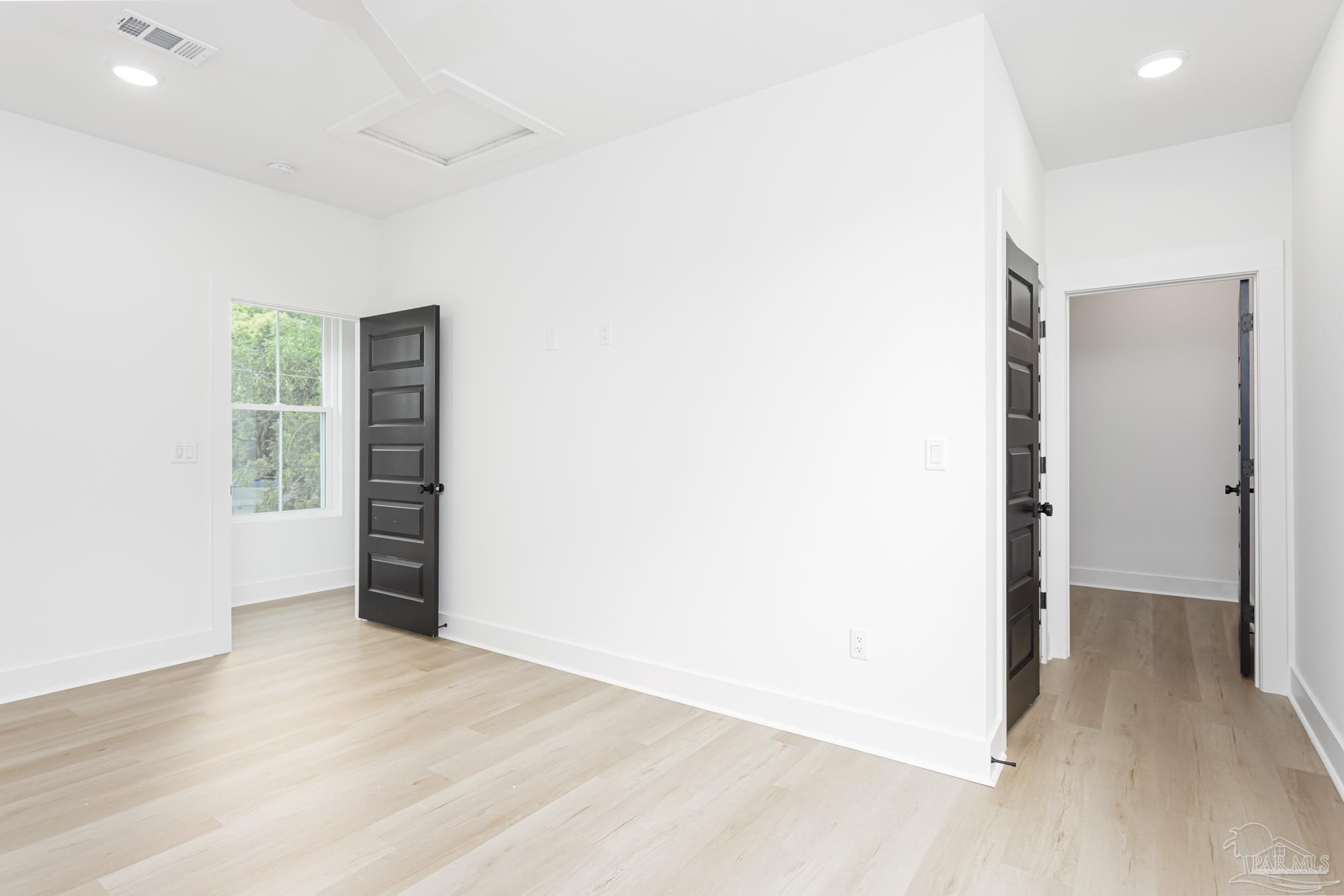 1101 N 8th Ave