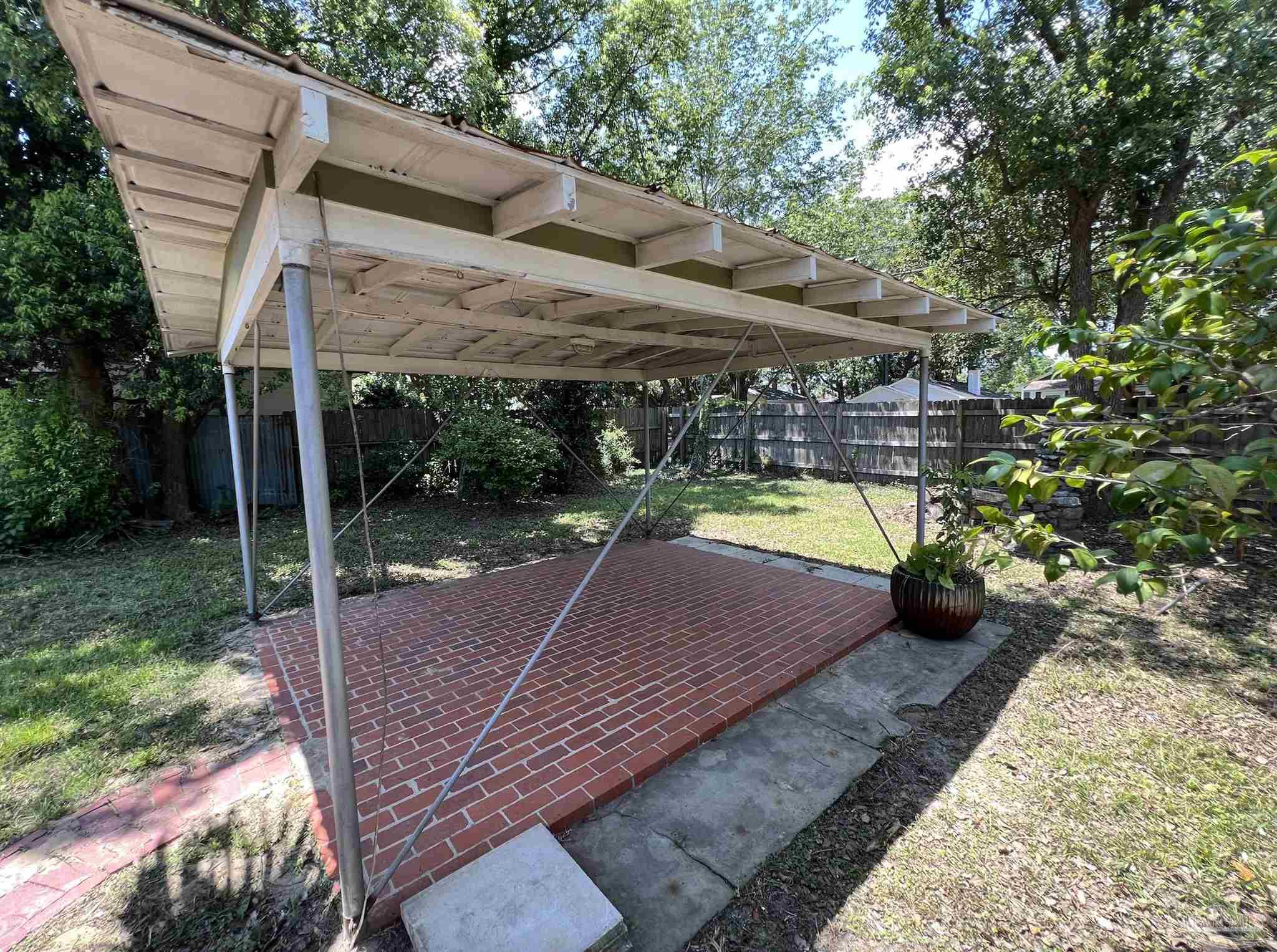 2425 N 17th Ave