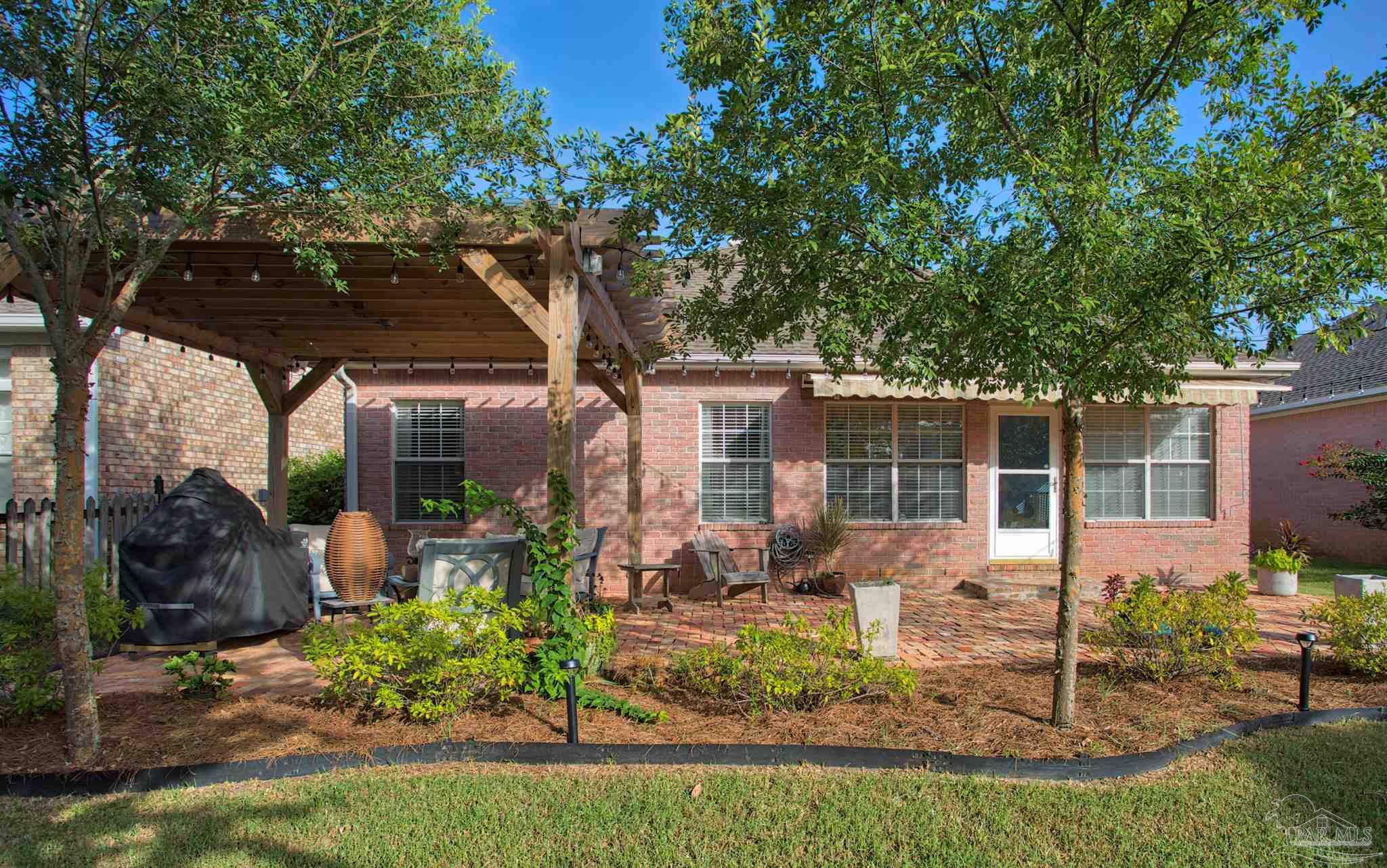 4004 Longwood Cir