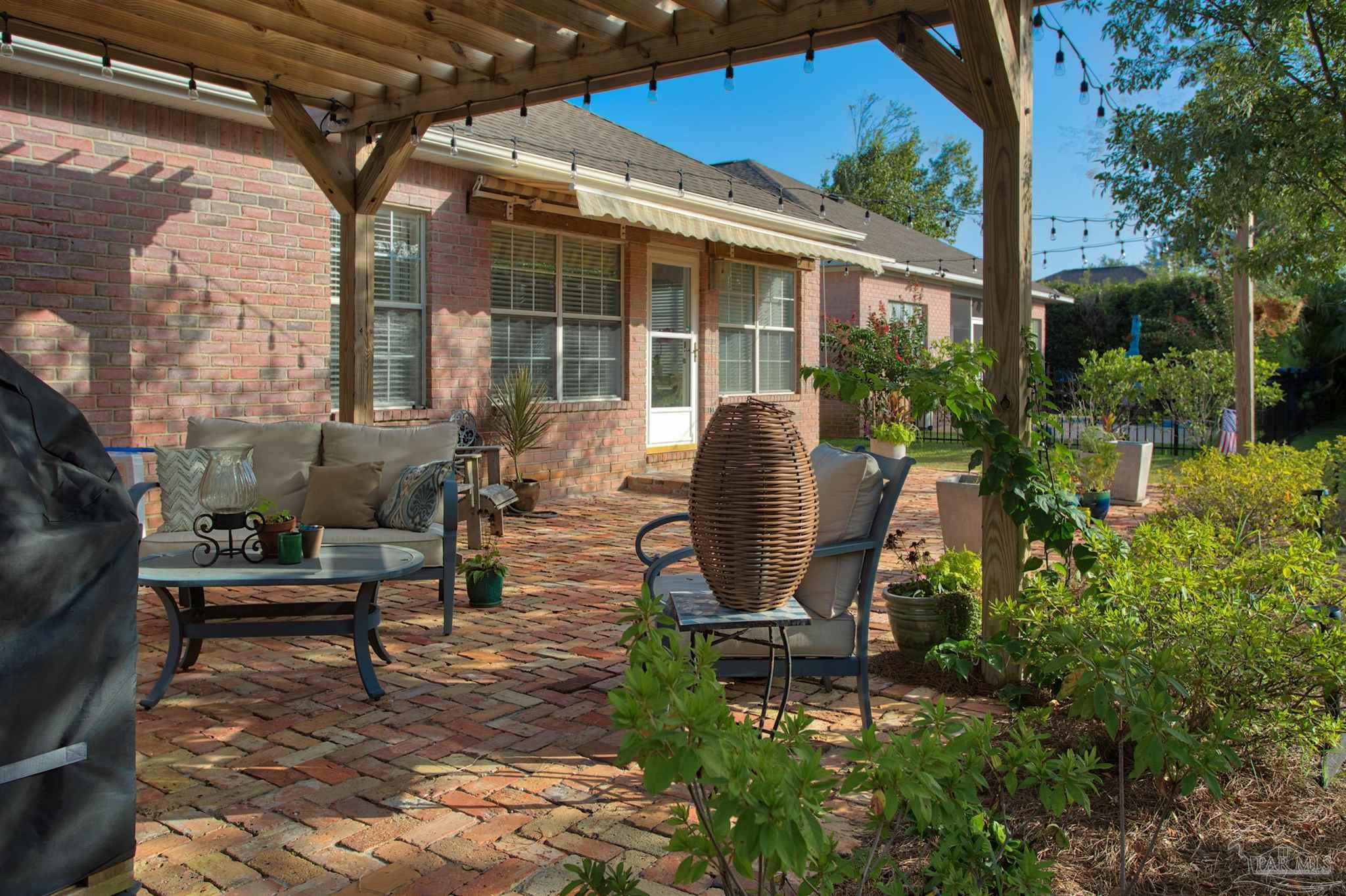 4004 Longwood Cir