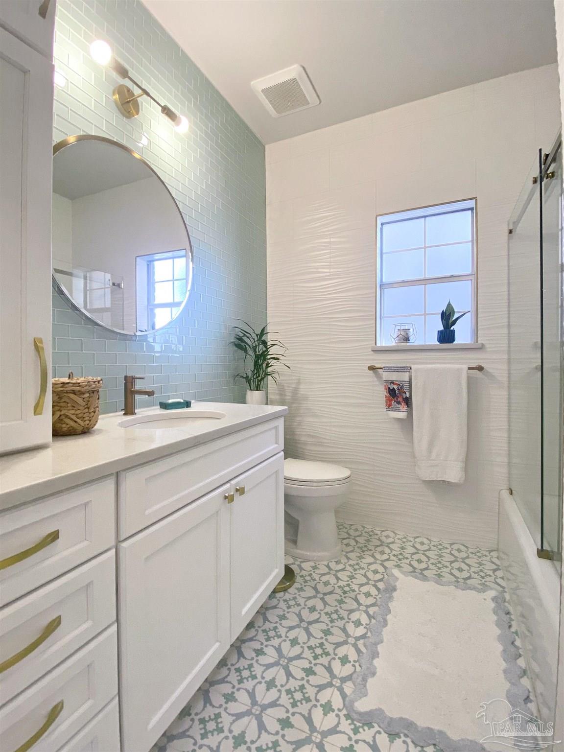 4004 Longwood Cir