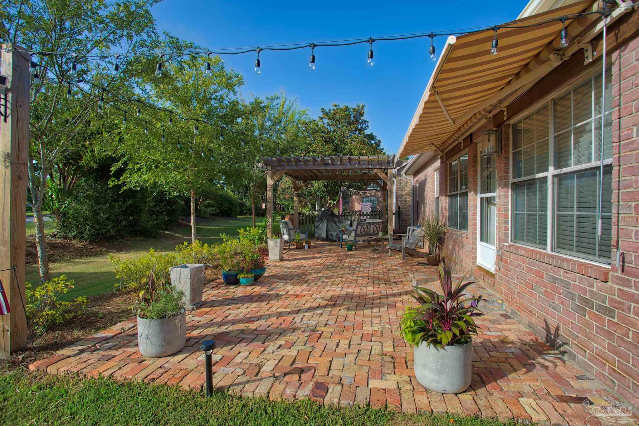 4004 Longwood Cir