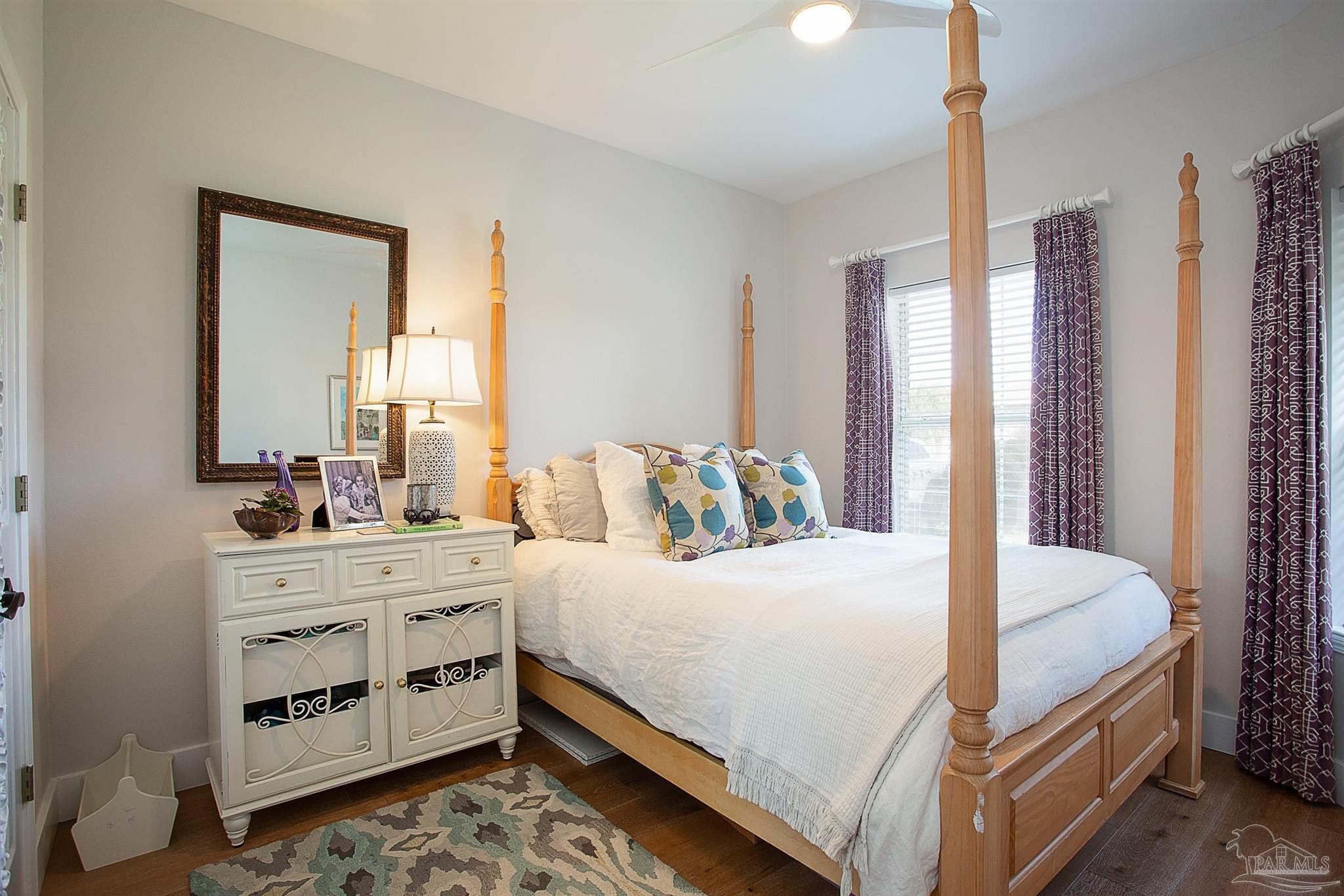 4004 Longwood Cir