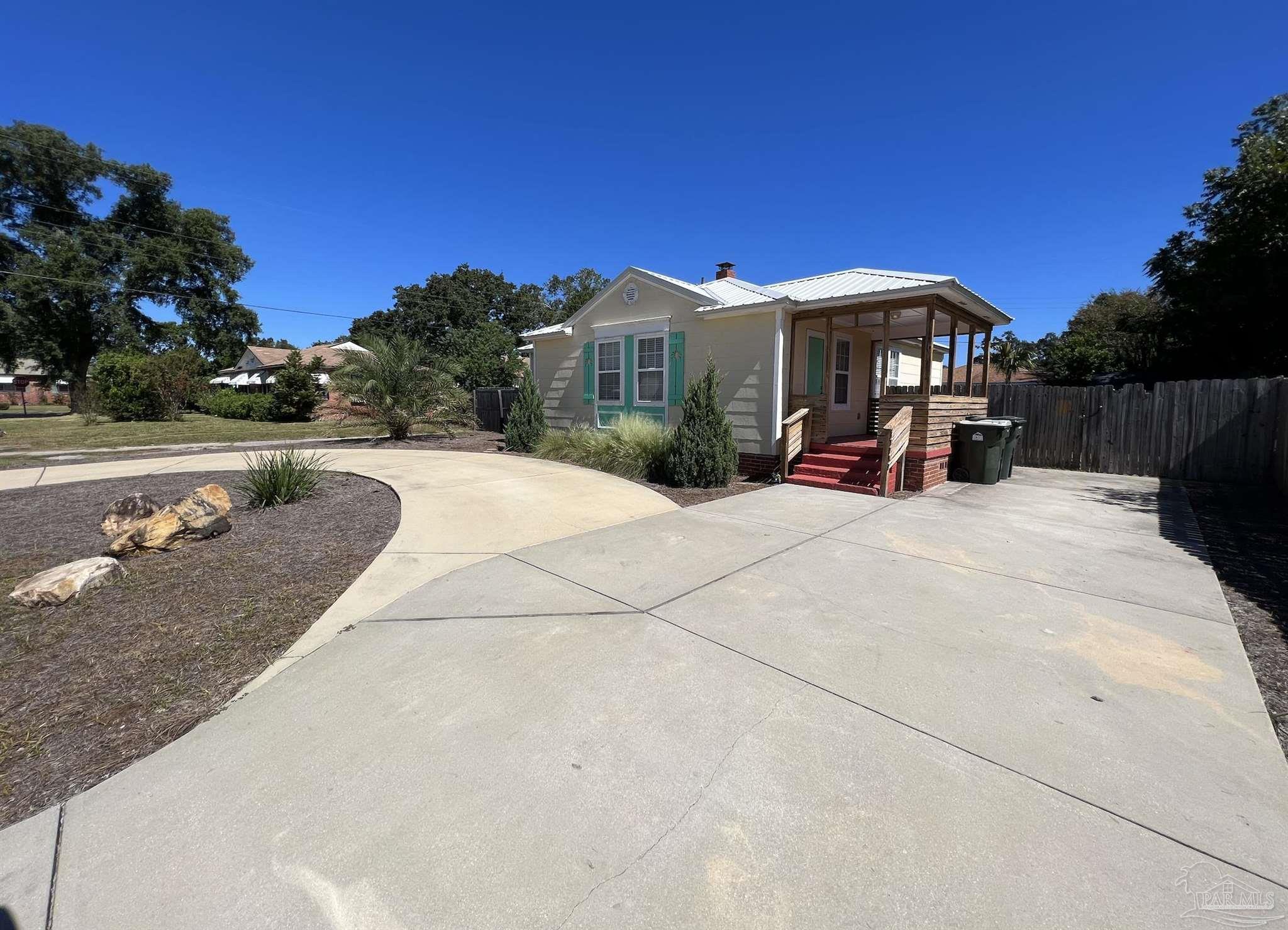 402 Labree Rd