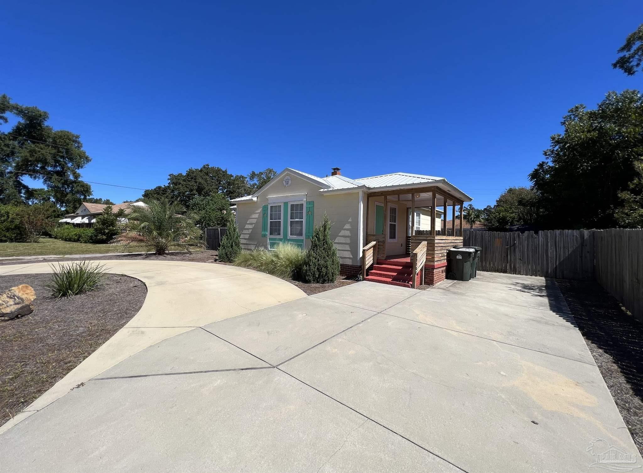 402 Labree Rd