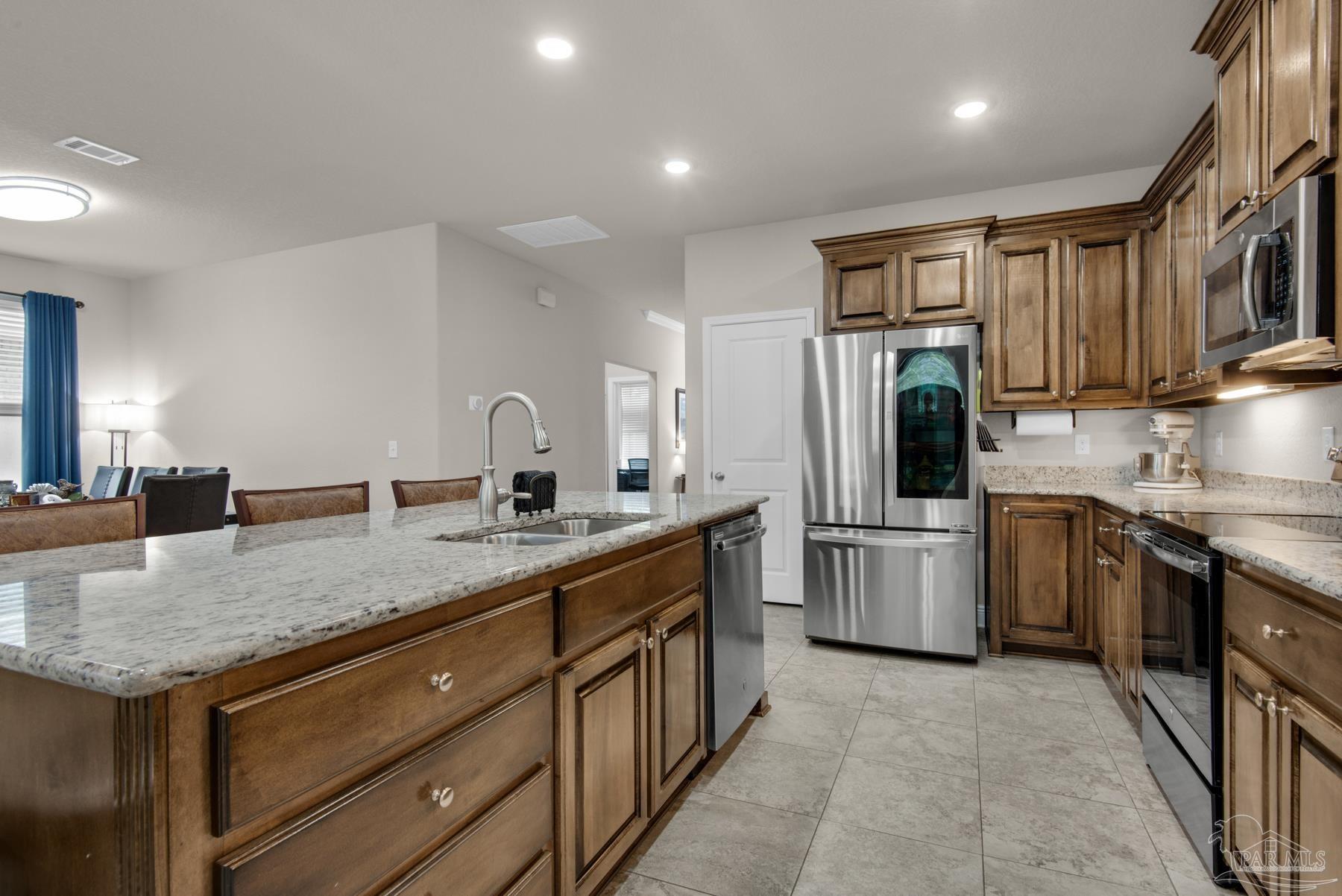5352 Parkside Dr