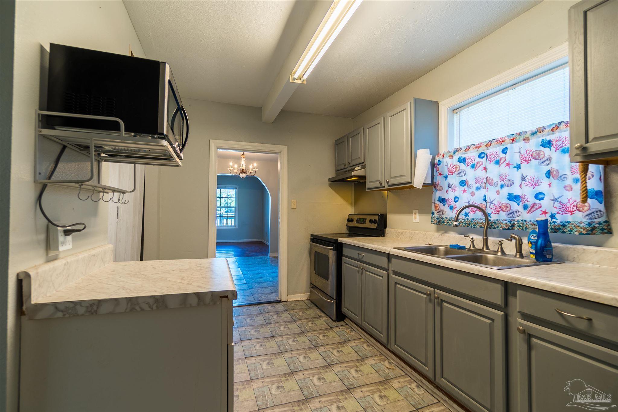 93 Leyte Dr
