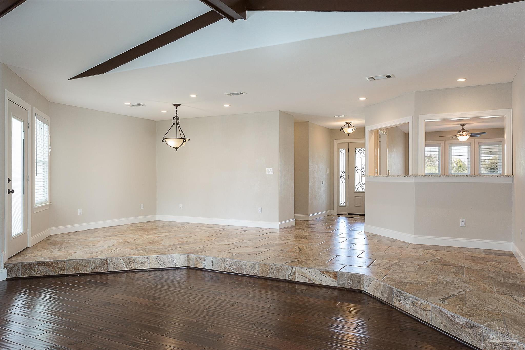 1251 Bayview Ln