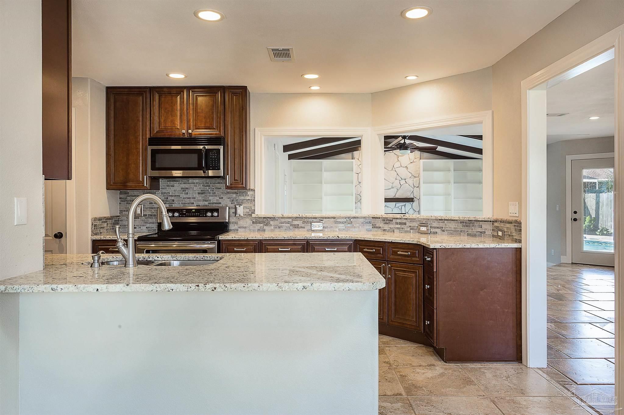 1251 Bayview Ln