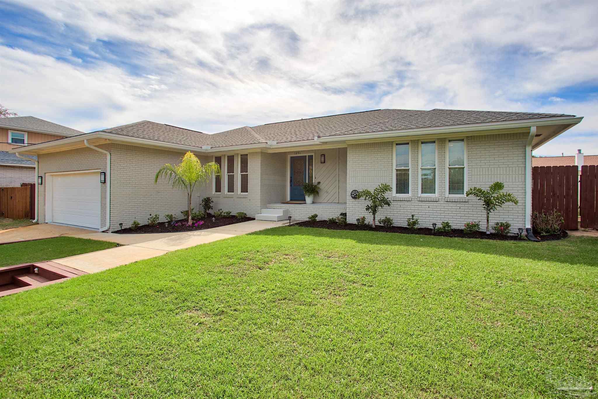 1251 Bayview Ln