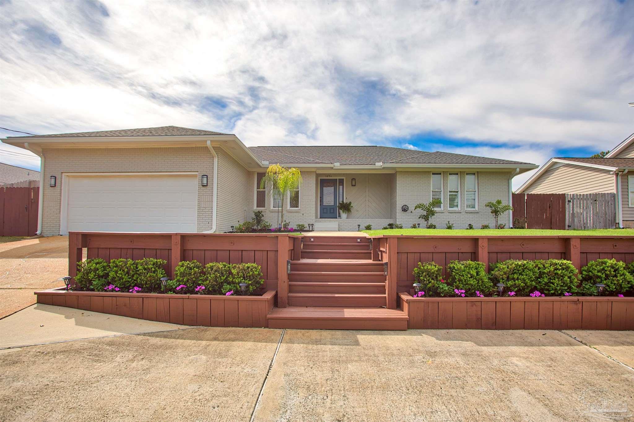 1251 Bayview Ln