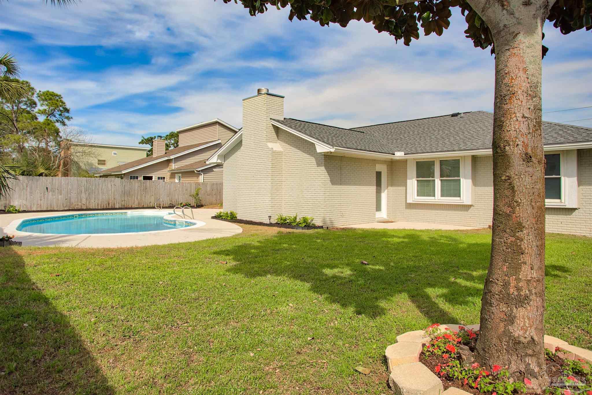 1251 Bayview Ln