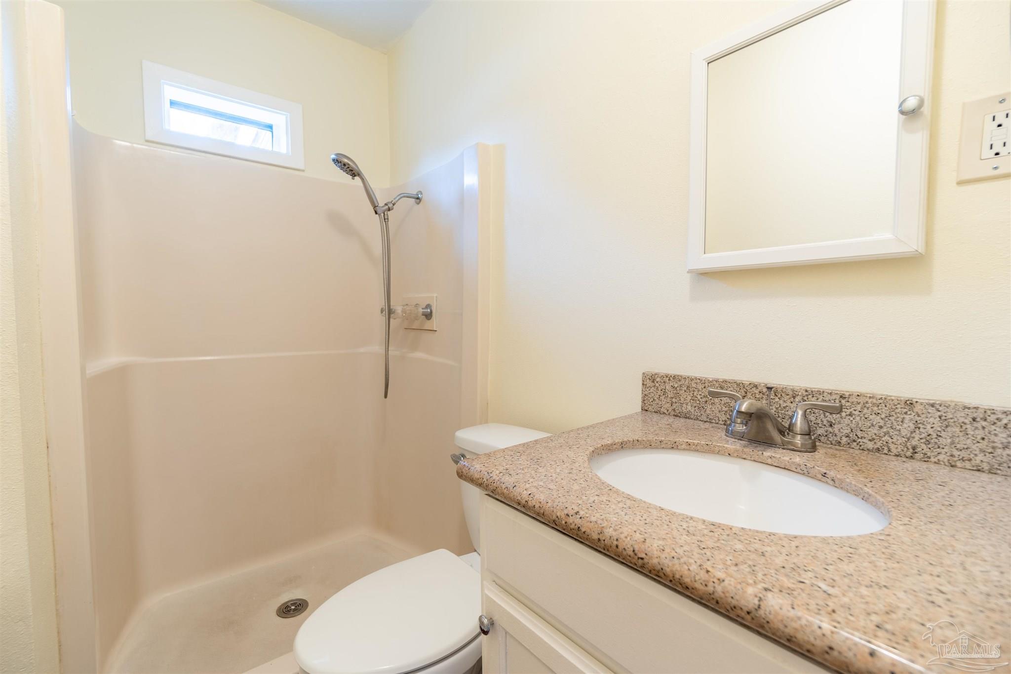 3 E Carver Dr