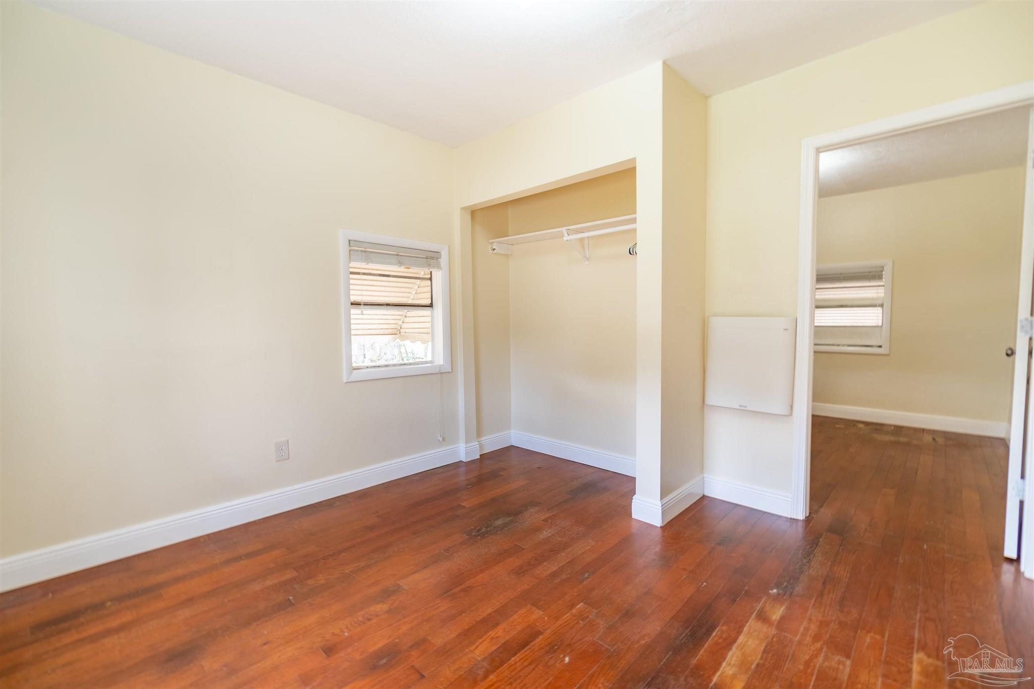 3 E Carver Dr