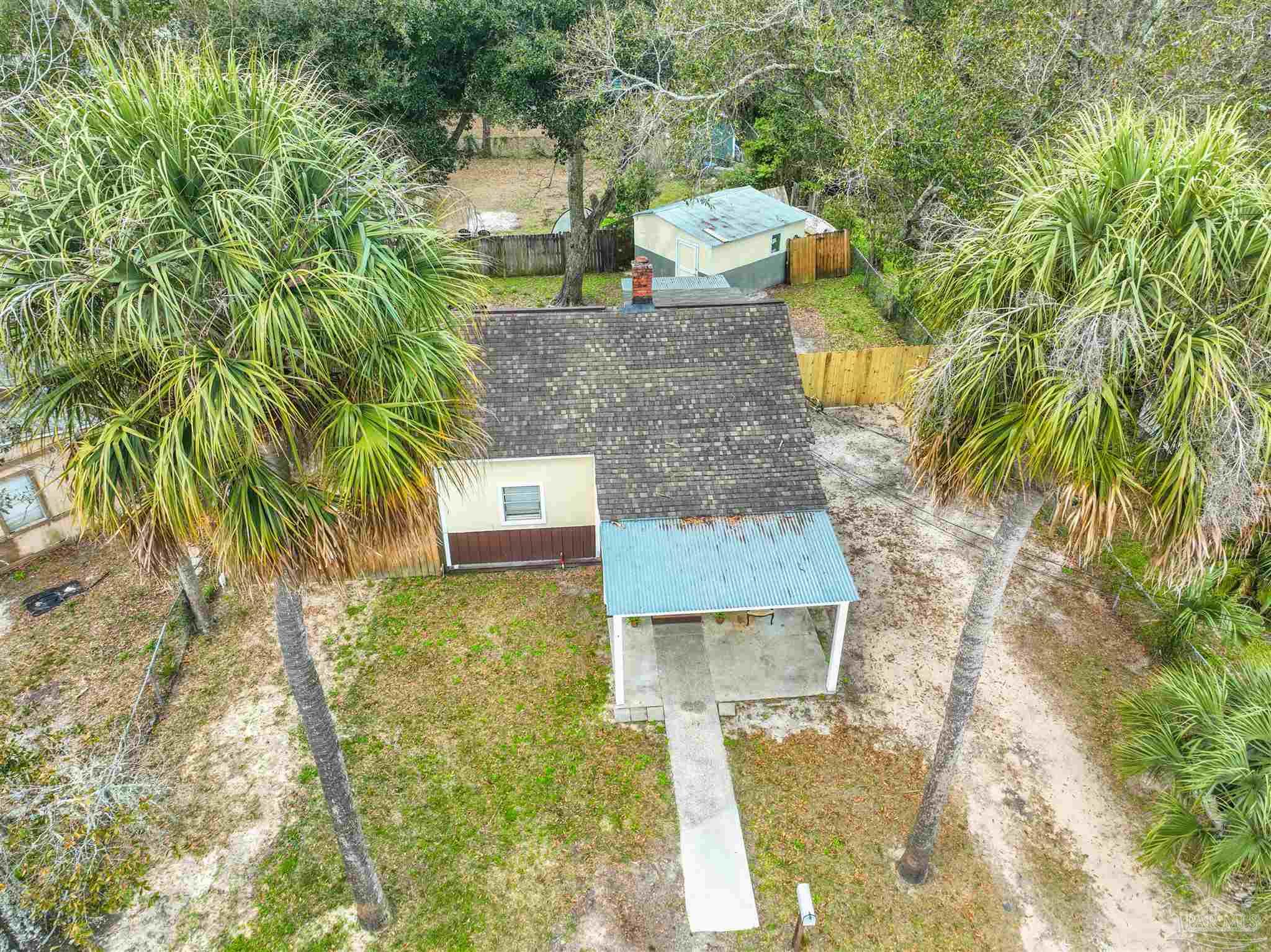 3 E Carver Dr