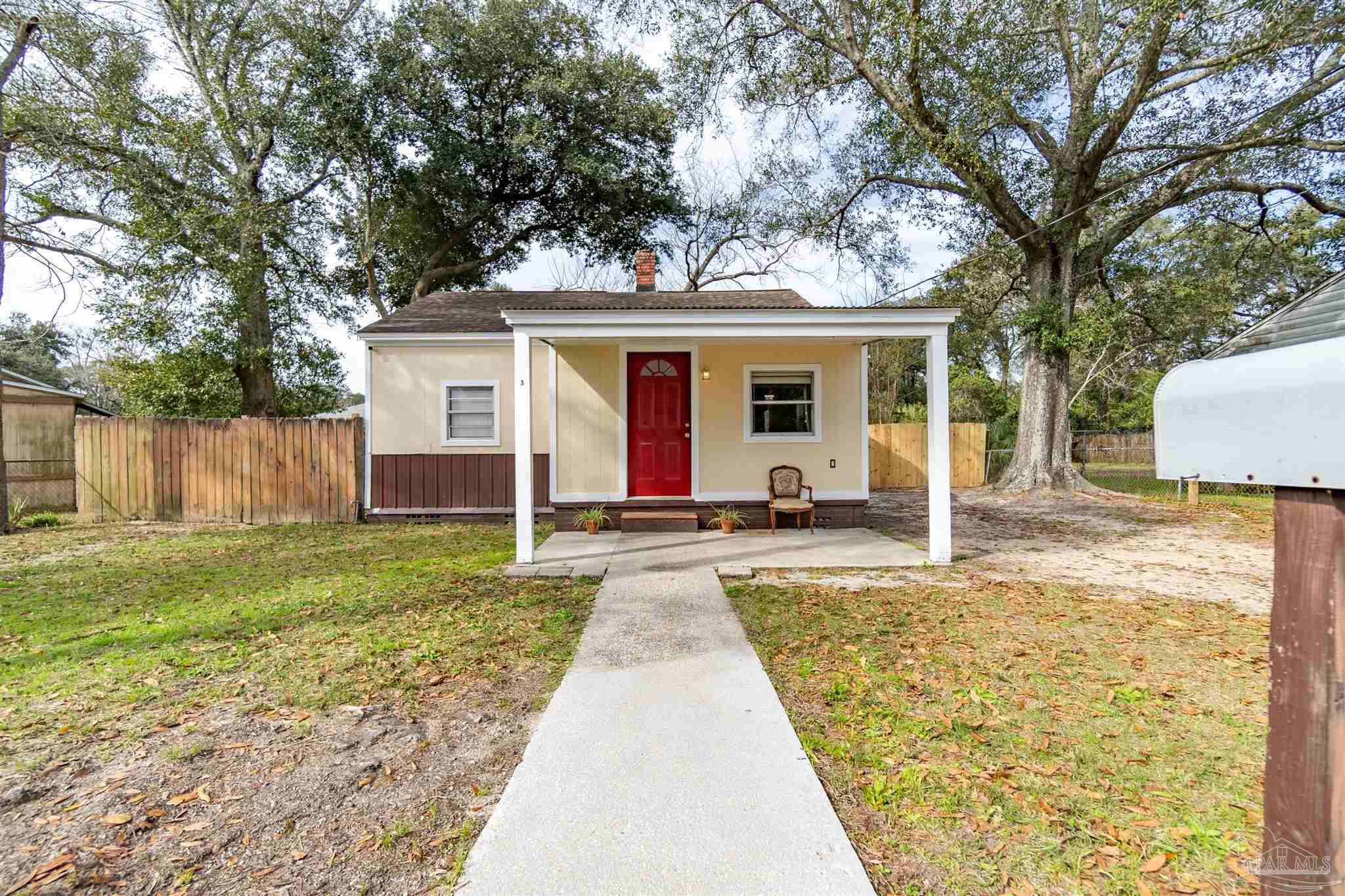 3 E Carver Dr