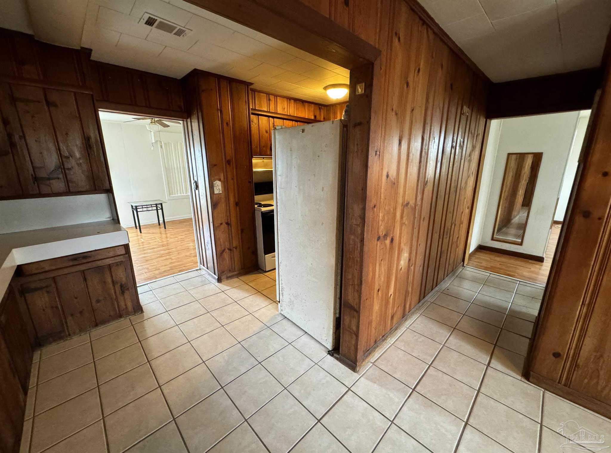 6 Cousineau Rd
