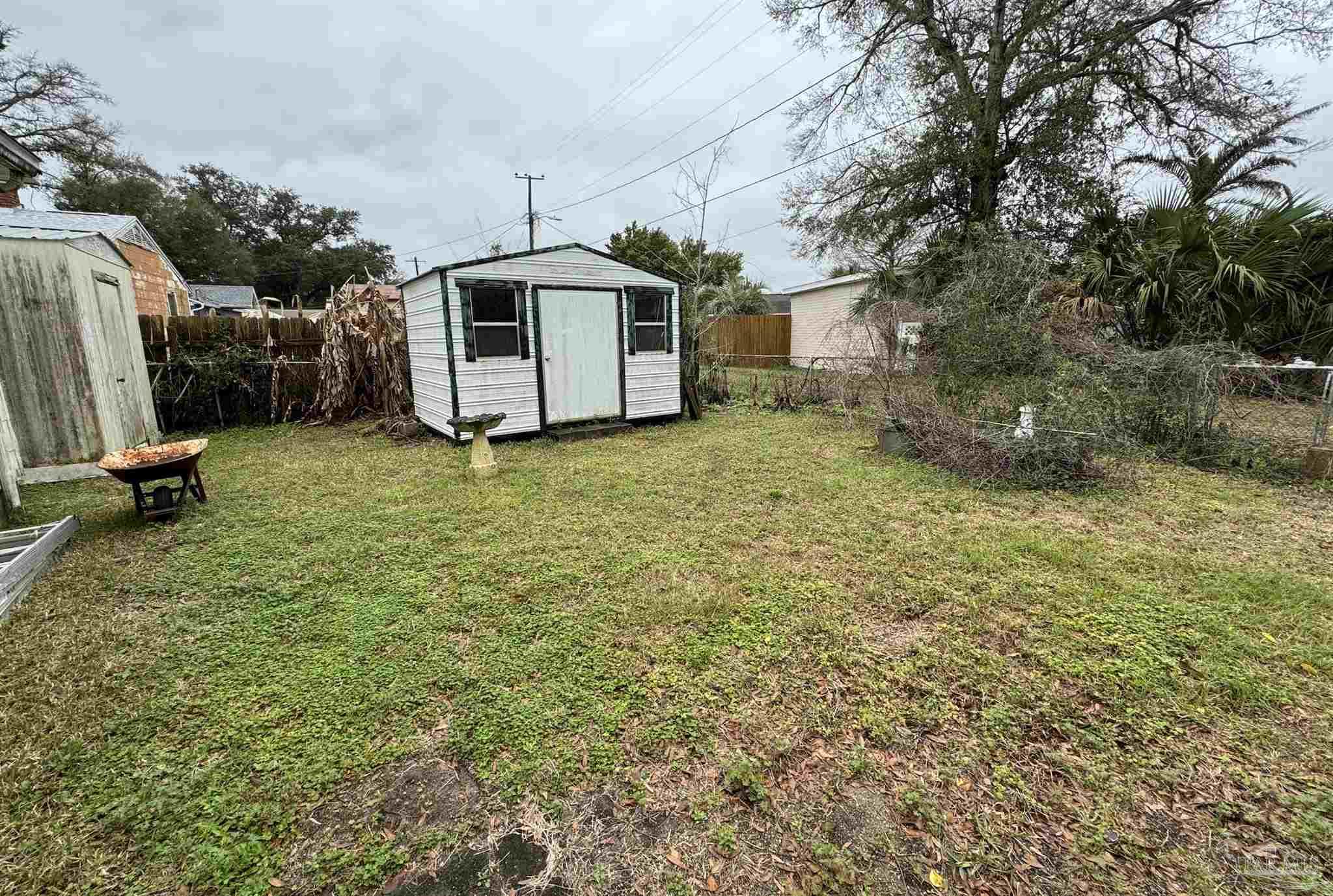 6 Cousineau Rd
