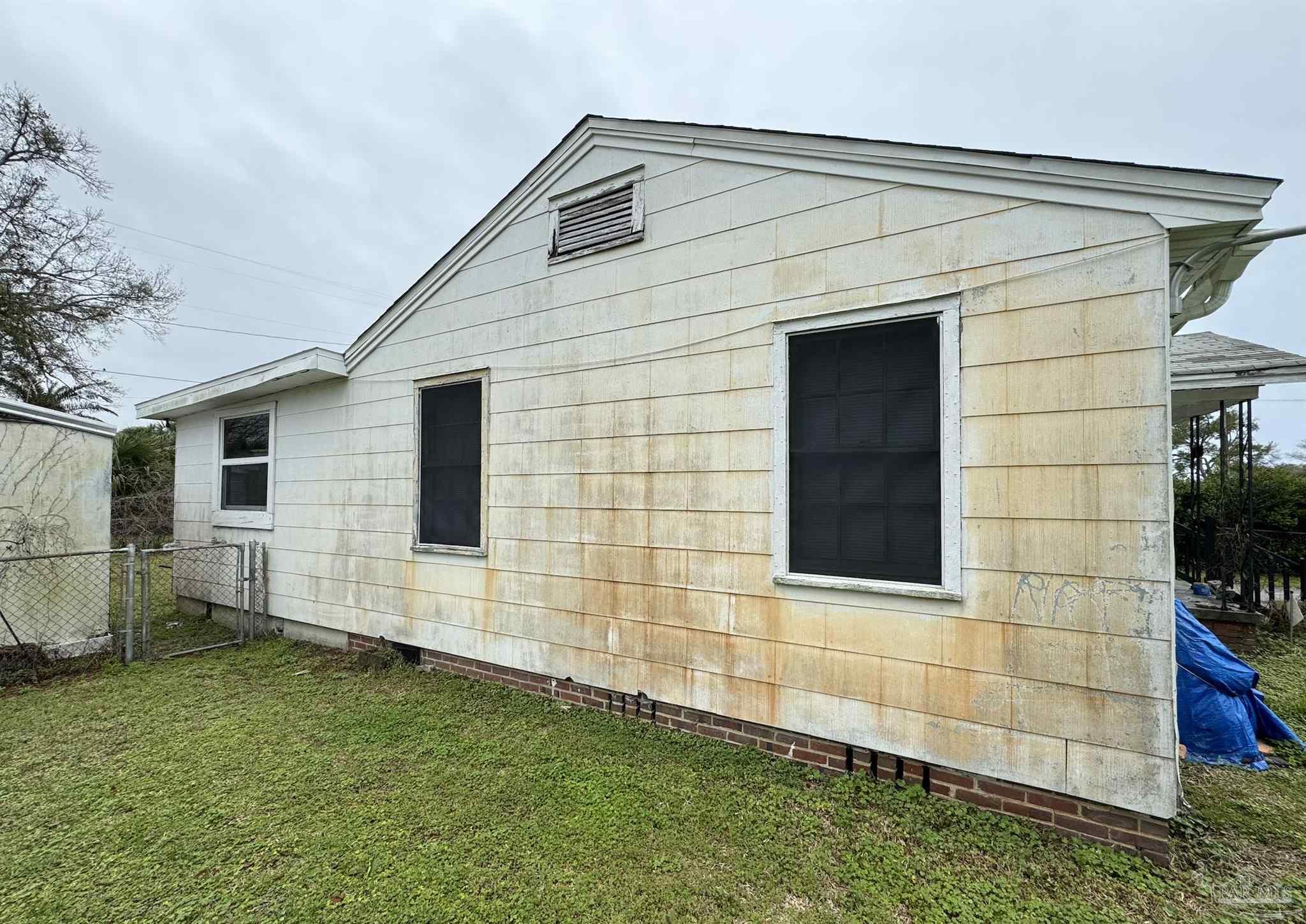 6 Cousineau Rd
