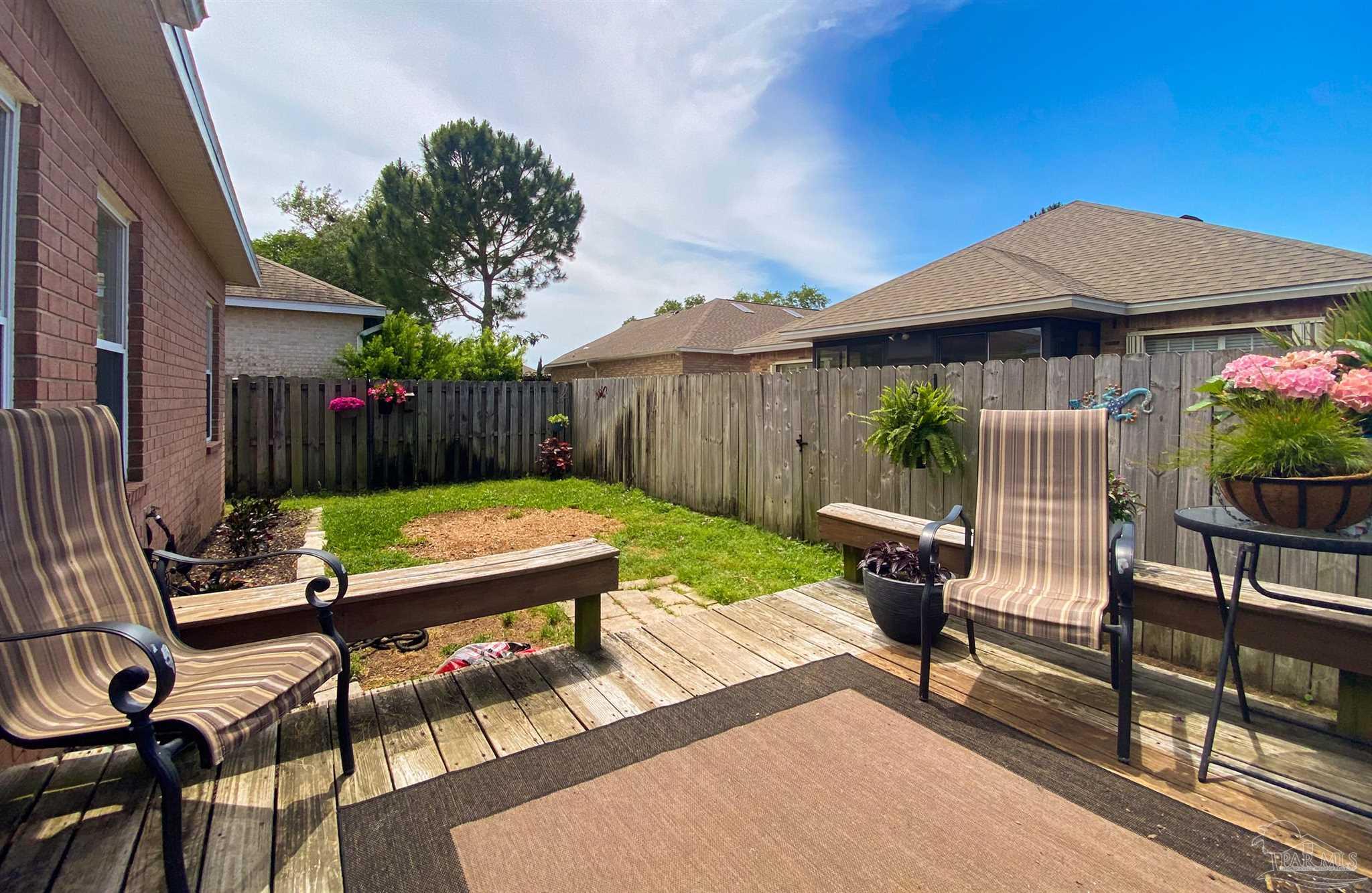 4069 Longwood Cir