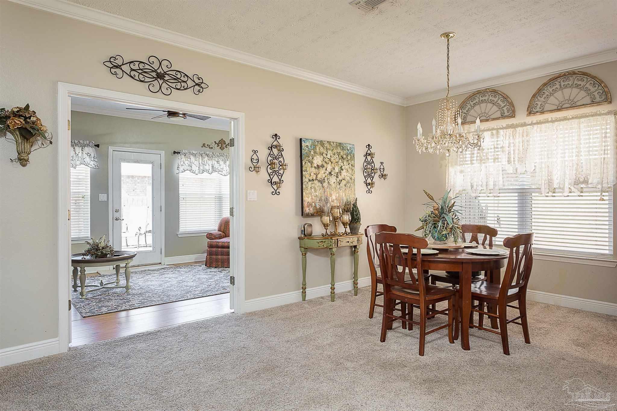 4069 Longwood Cir