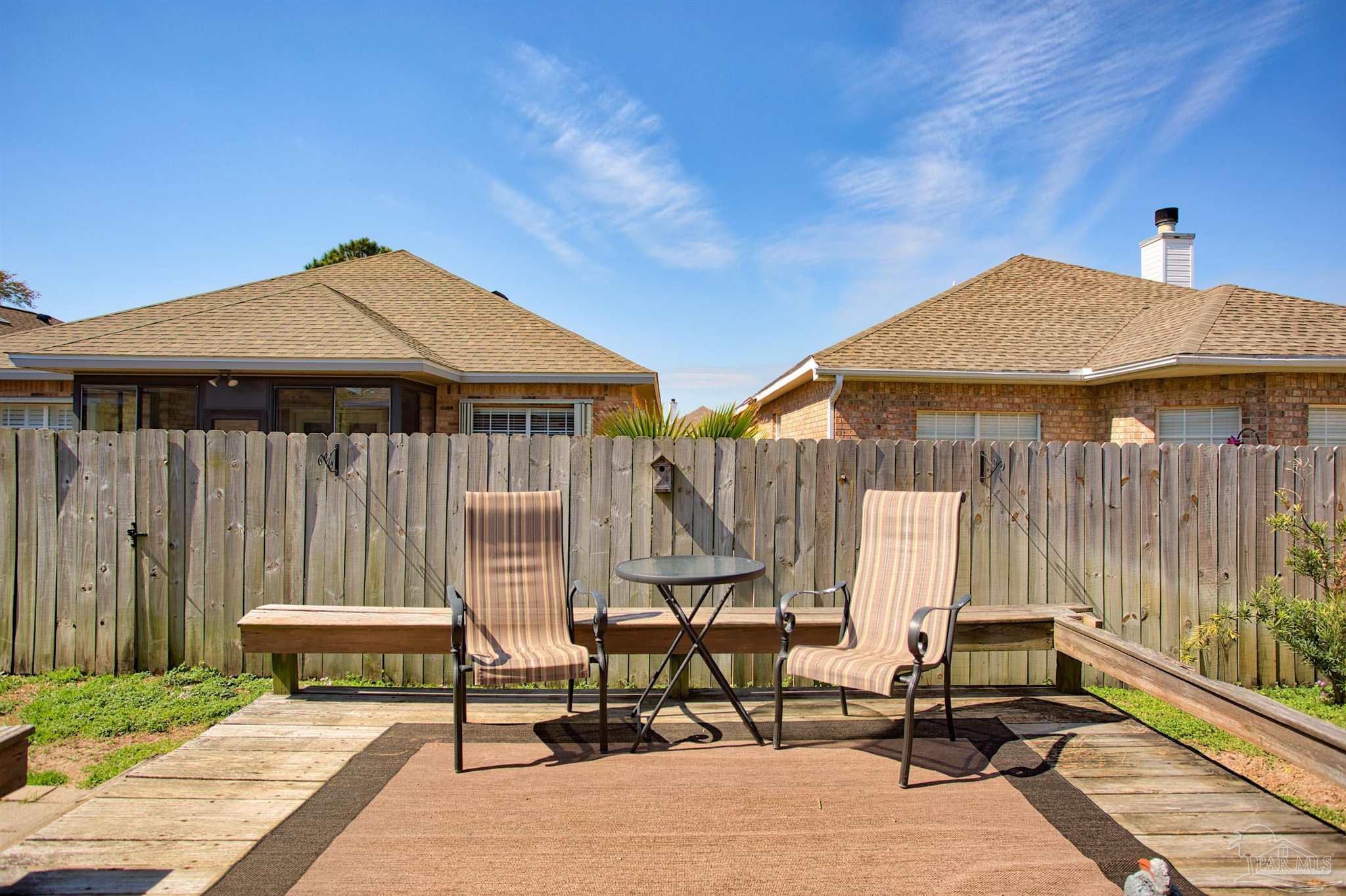 4069 Longwood Cir