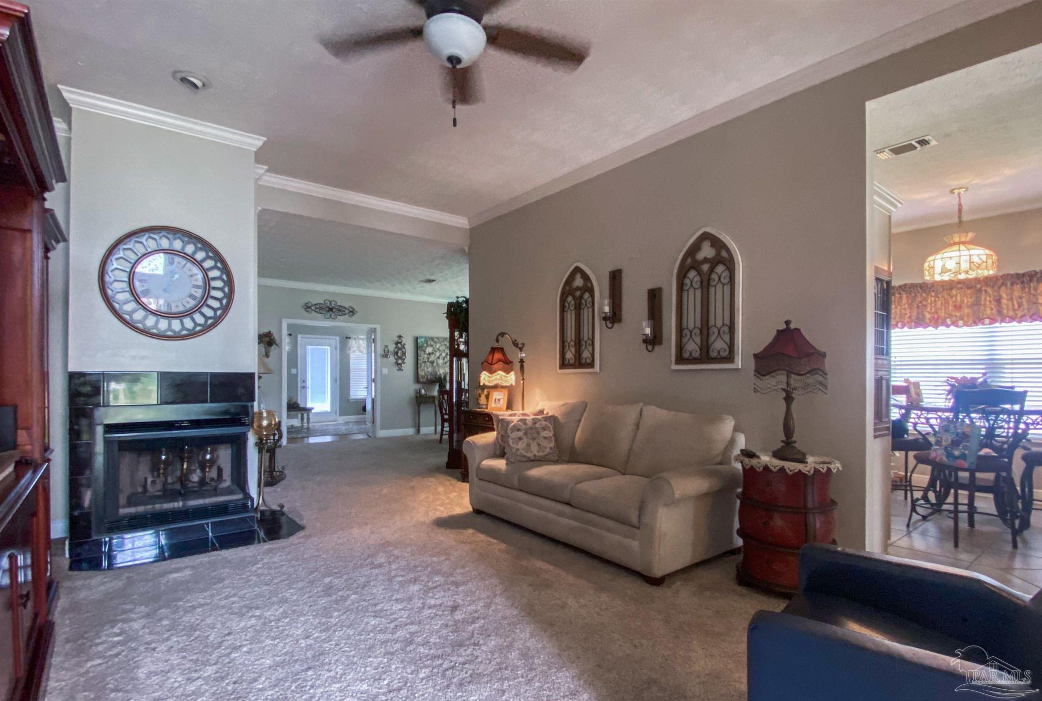 4069 Longwood Cir