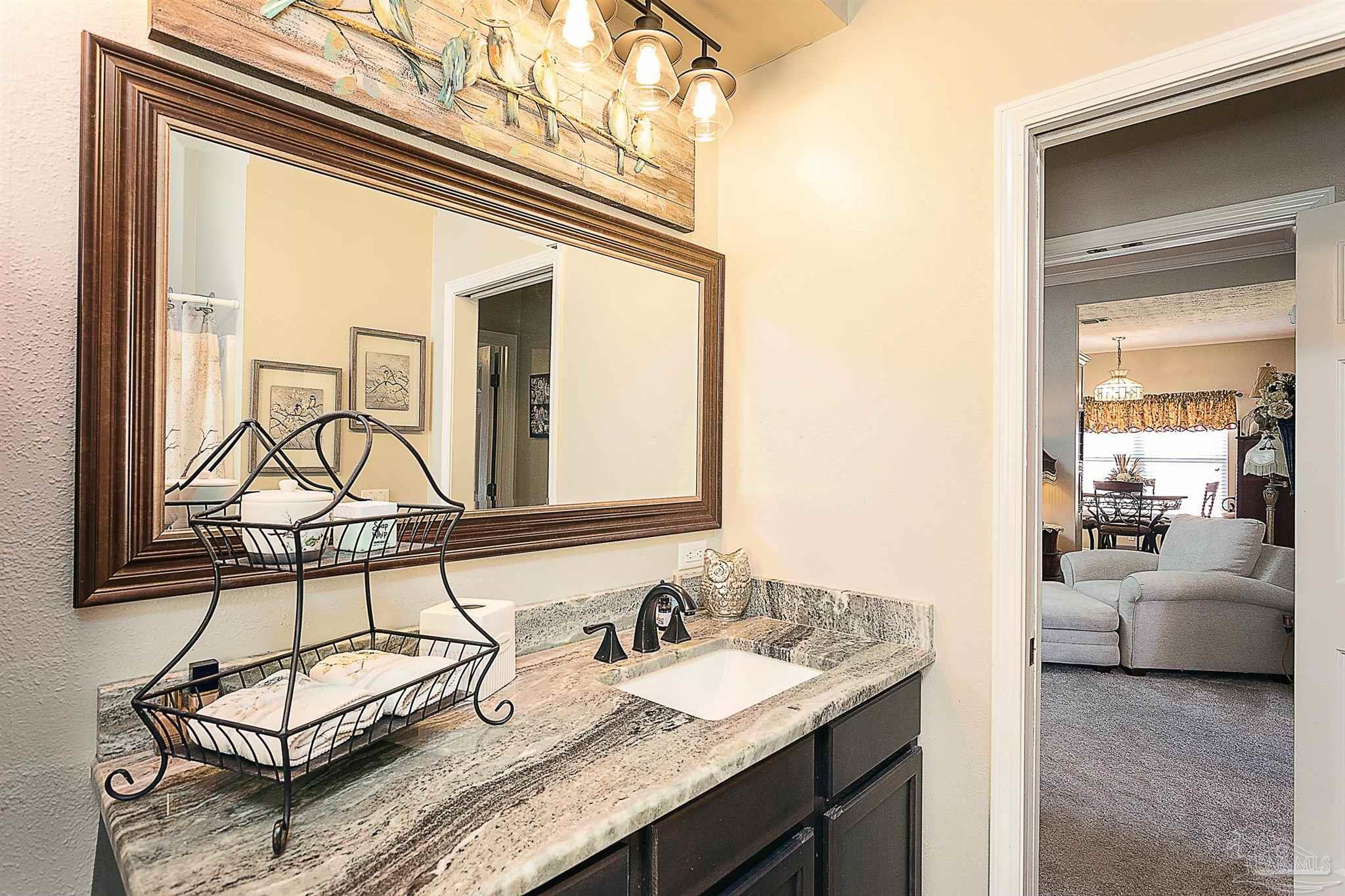 4069 Longwood Cir