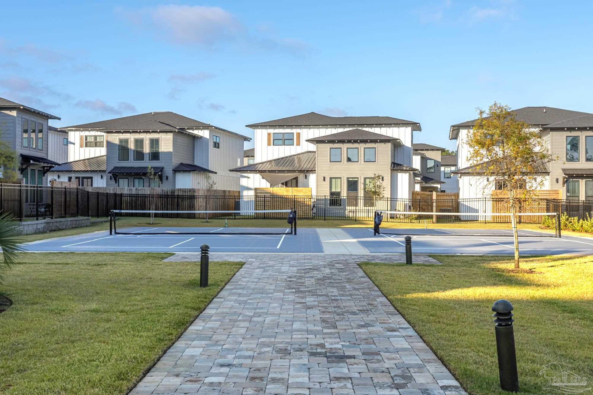 5626 Pelican Pl