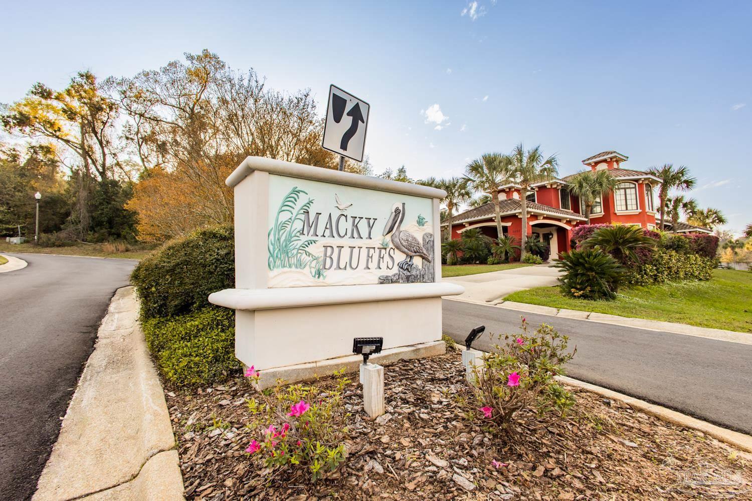 3033 Pelican Ln
