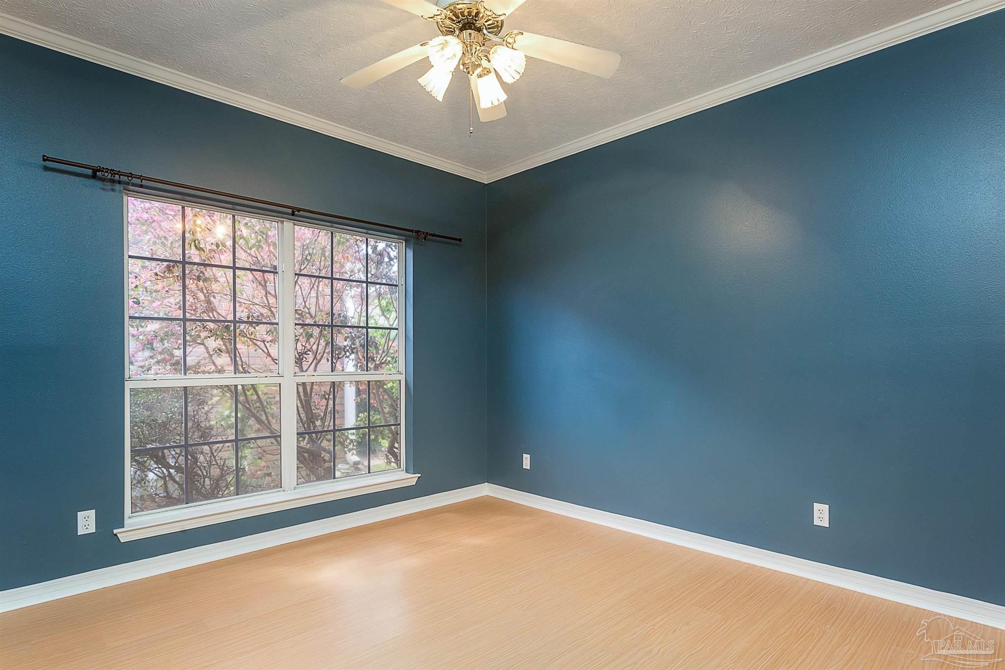4068 Longwood Cir