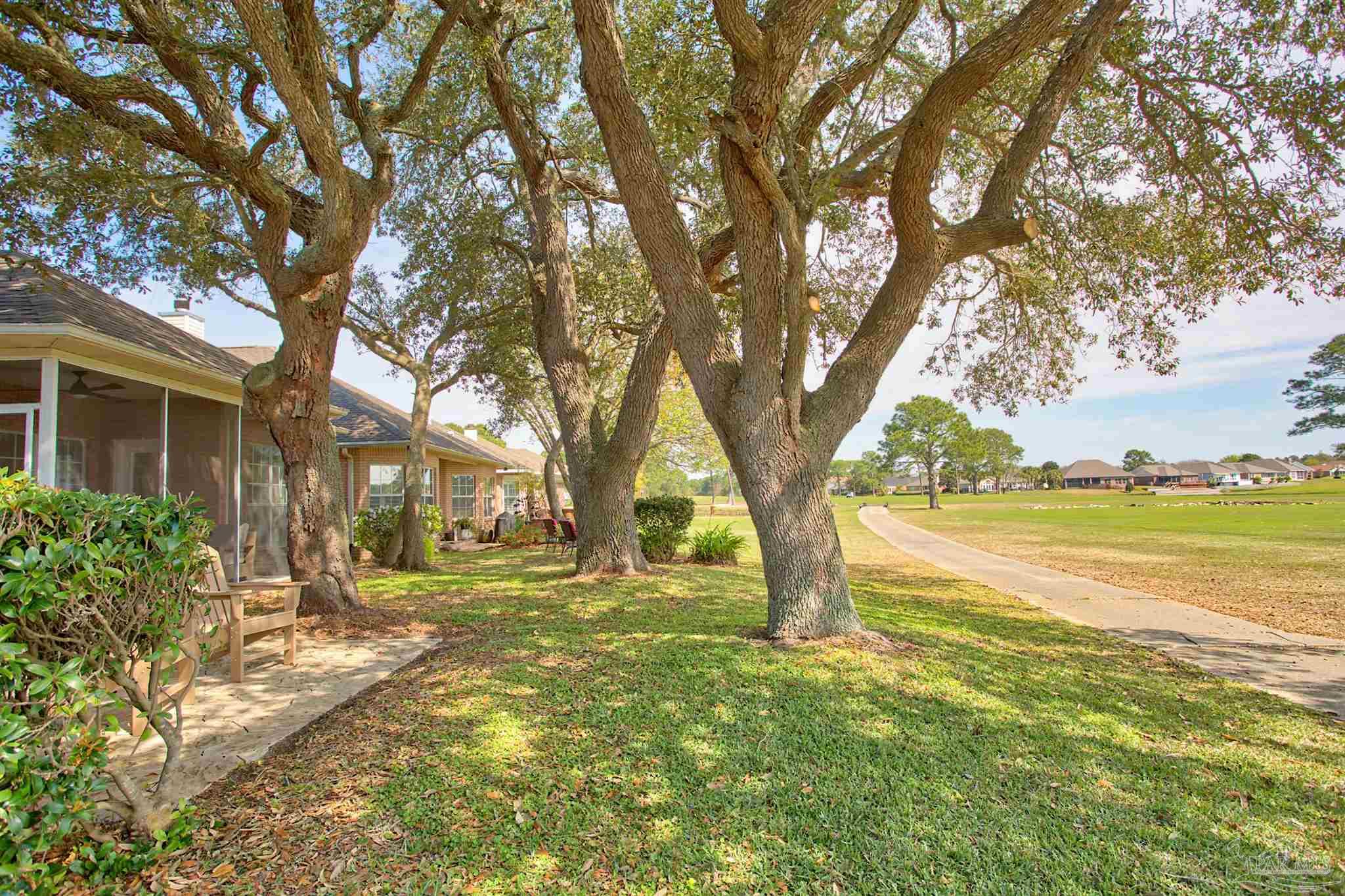 4068 Longwood Cir