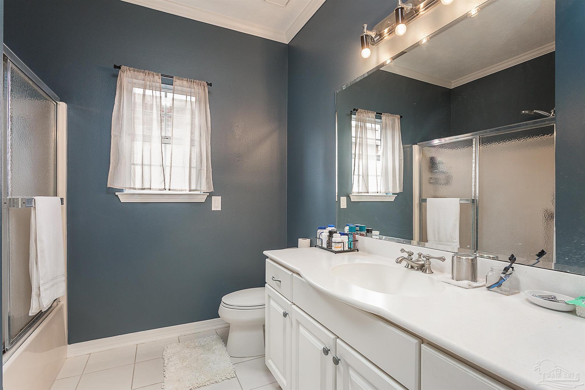 4068 Longwood Cir