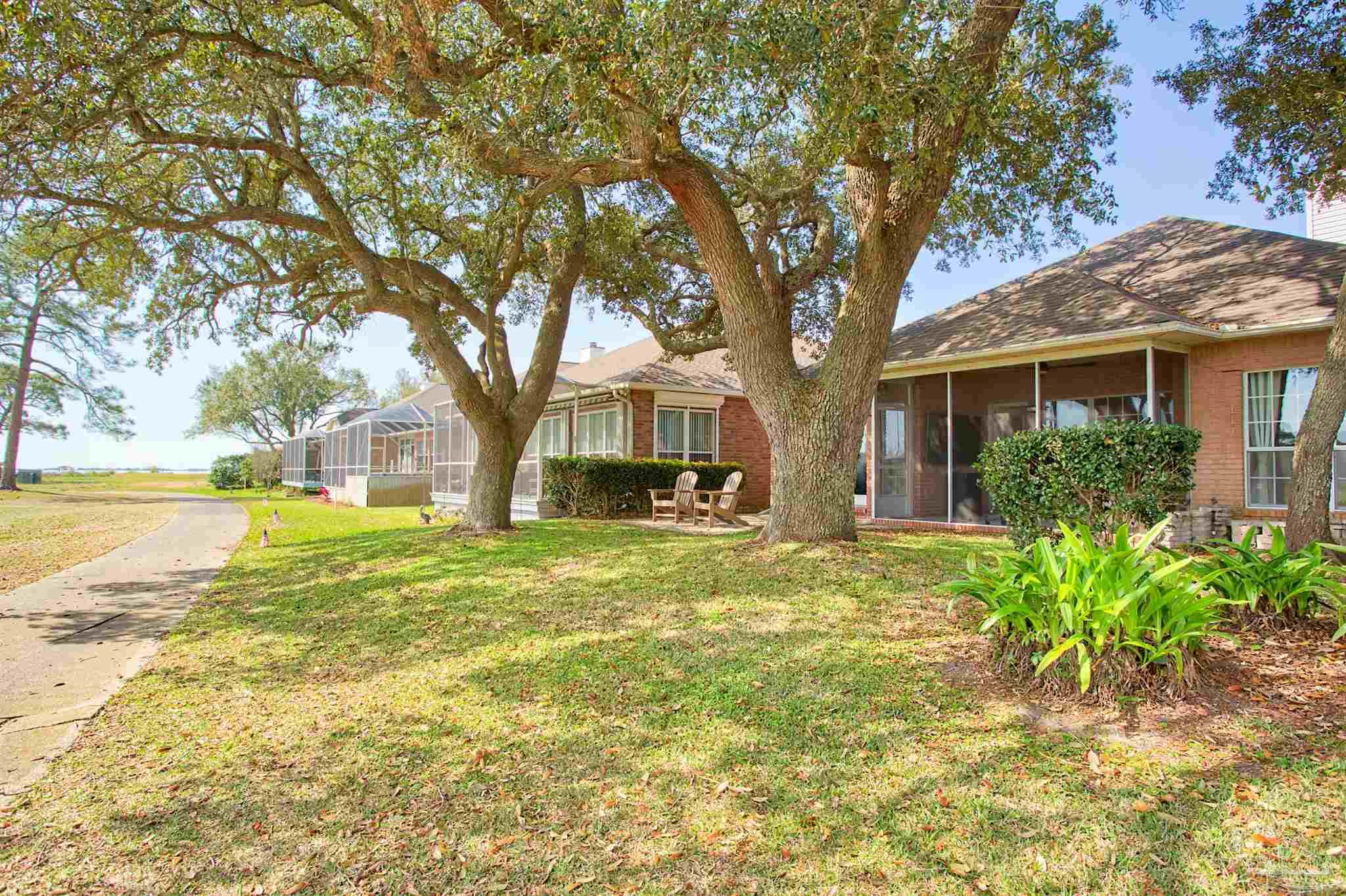 4068 Longwood Cir