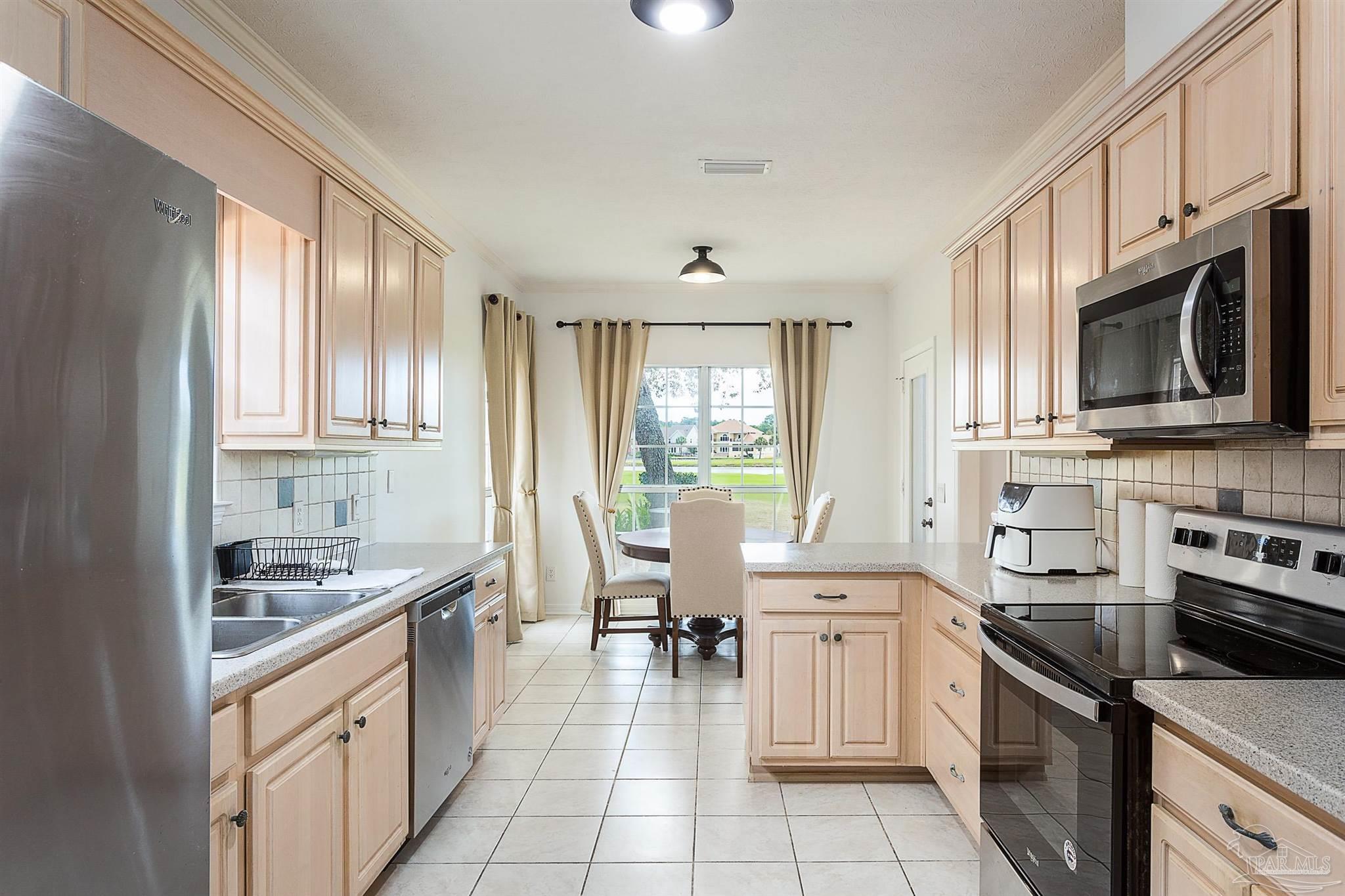4068 Longwood Cir