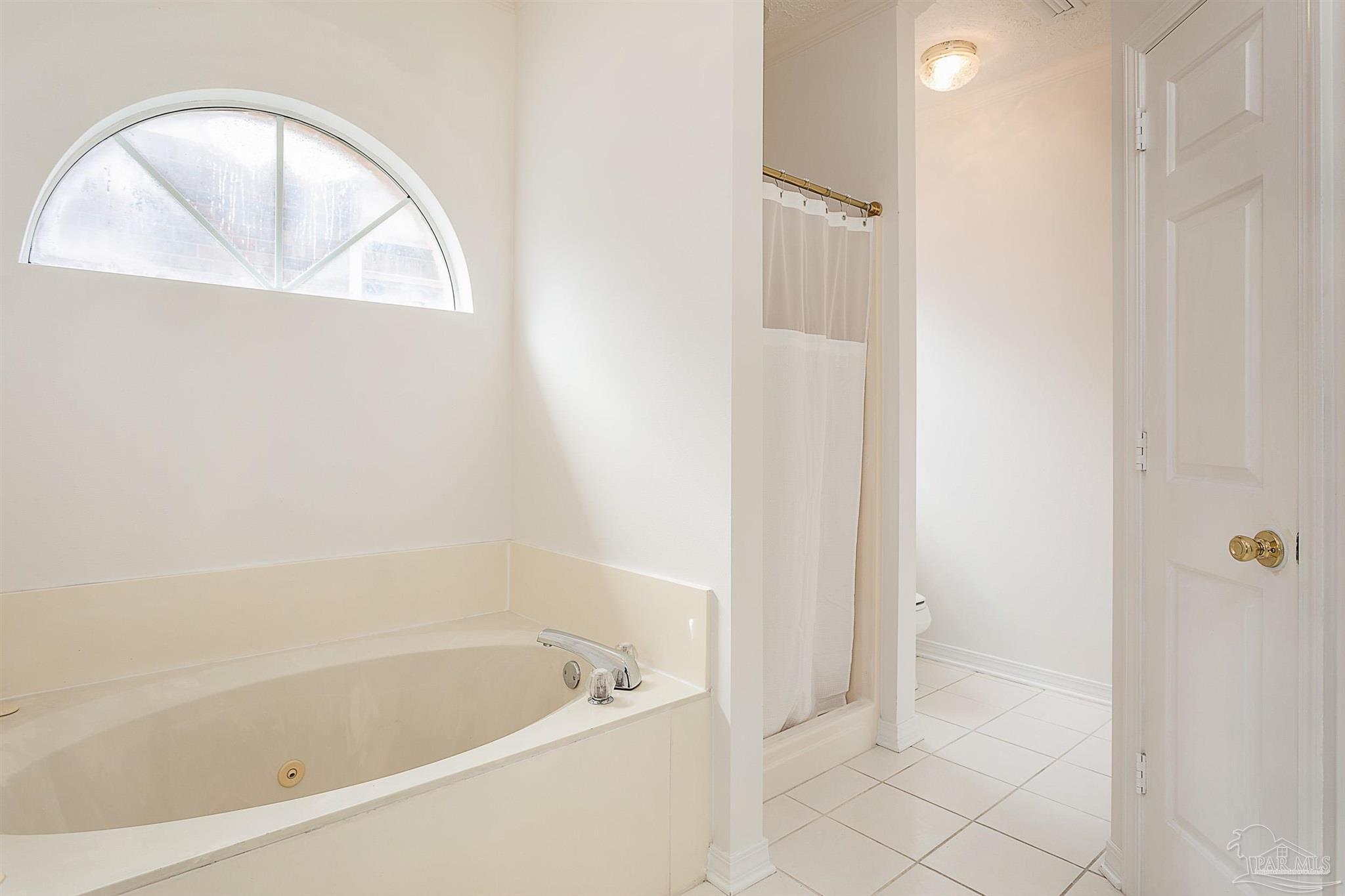 4068 Longwood Cir