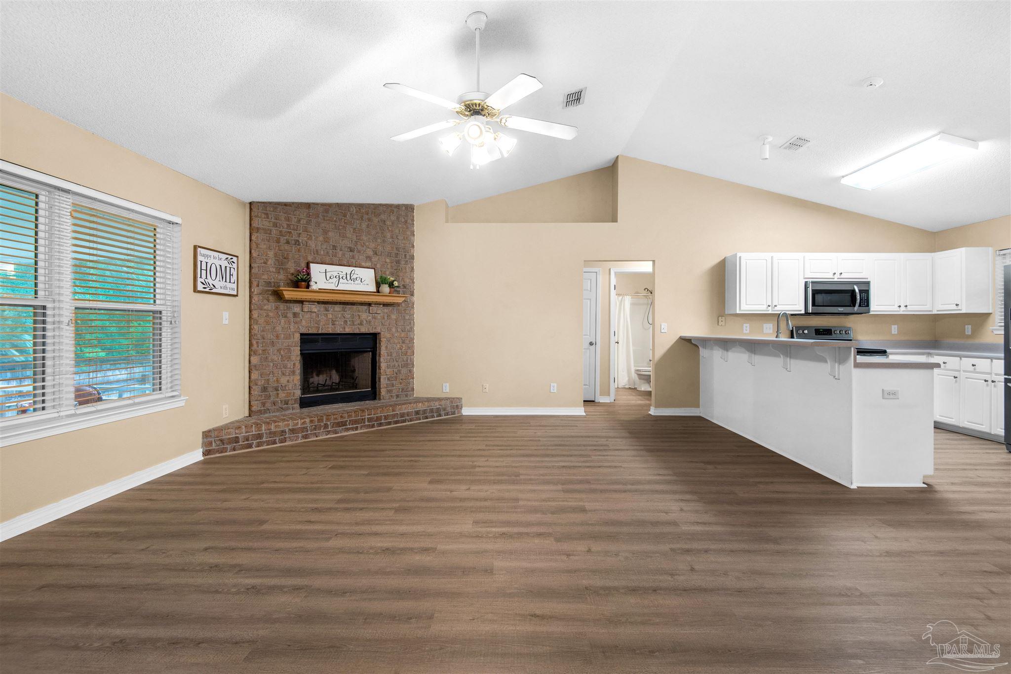 5949 Ridgeview Dr