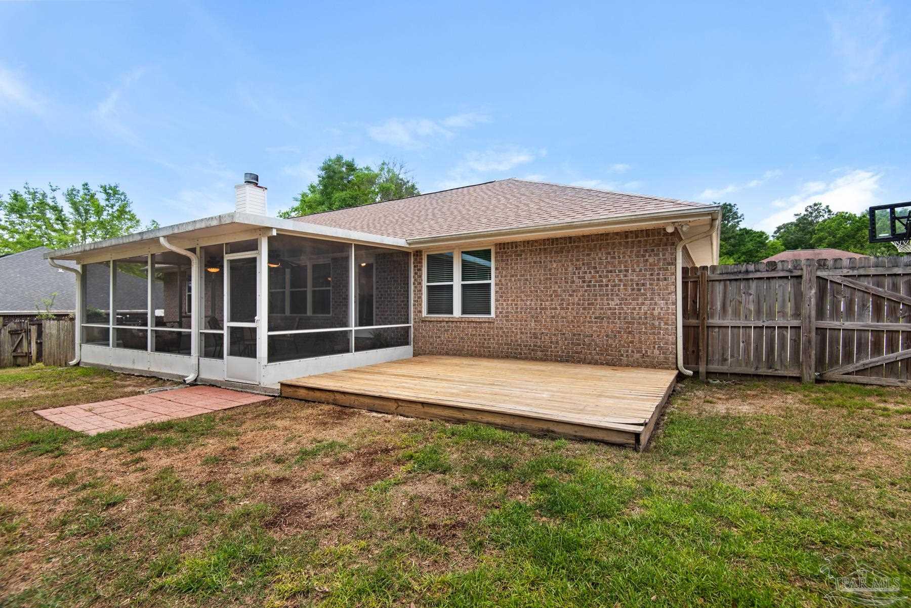 5949 Ridgeview Dr