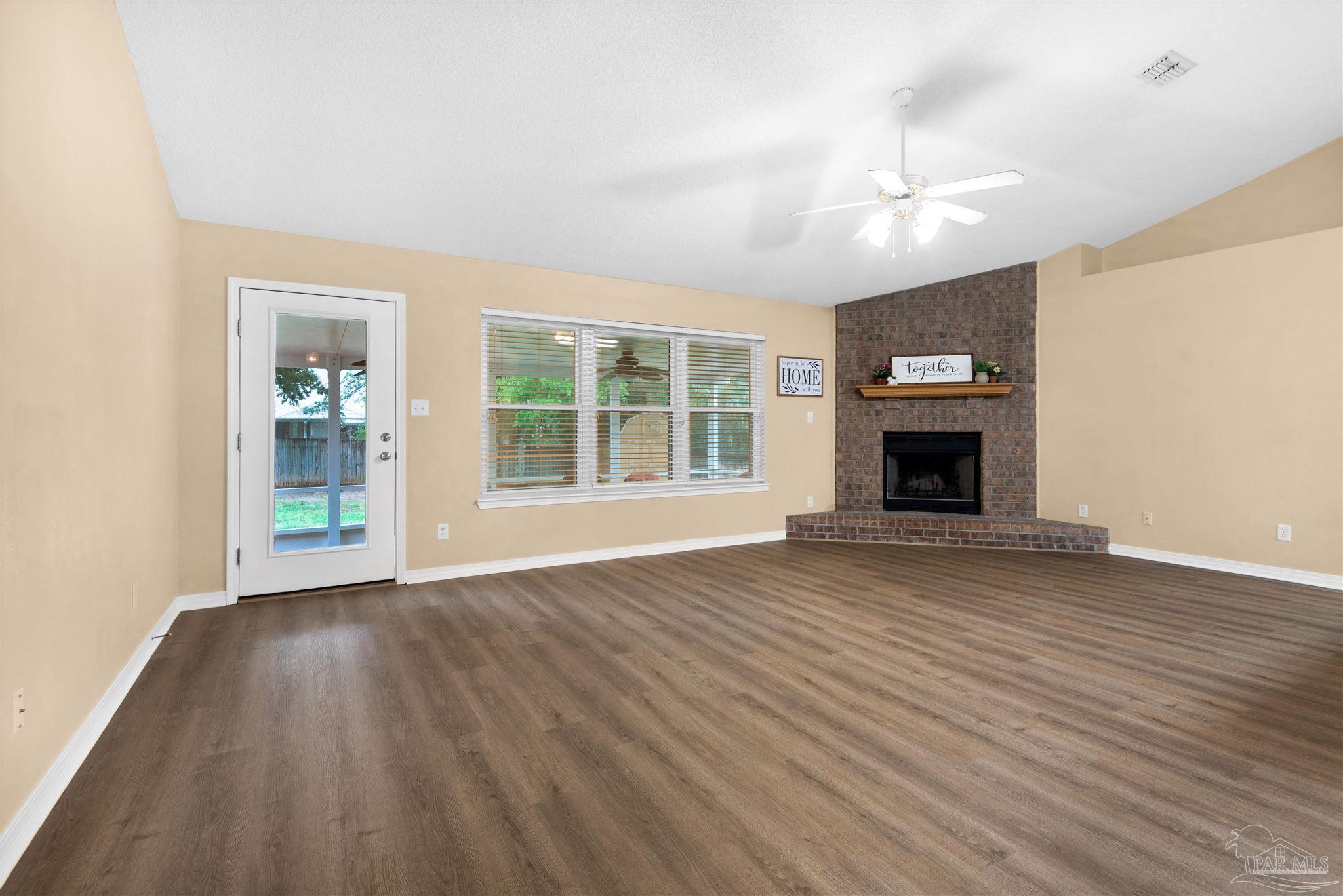 5949 Ridgeview Dr