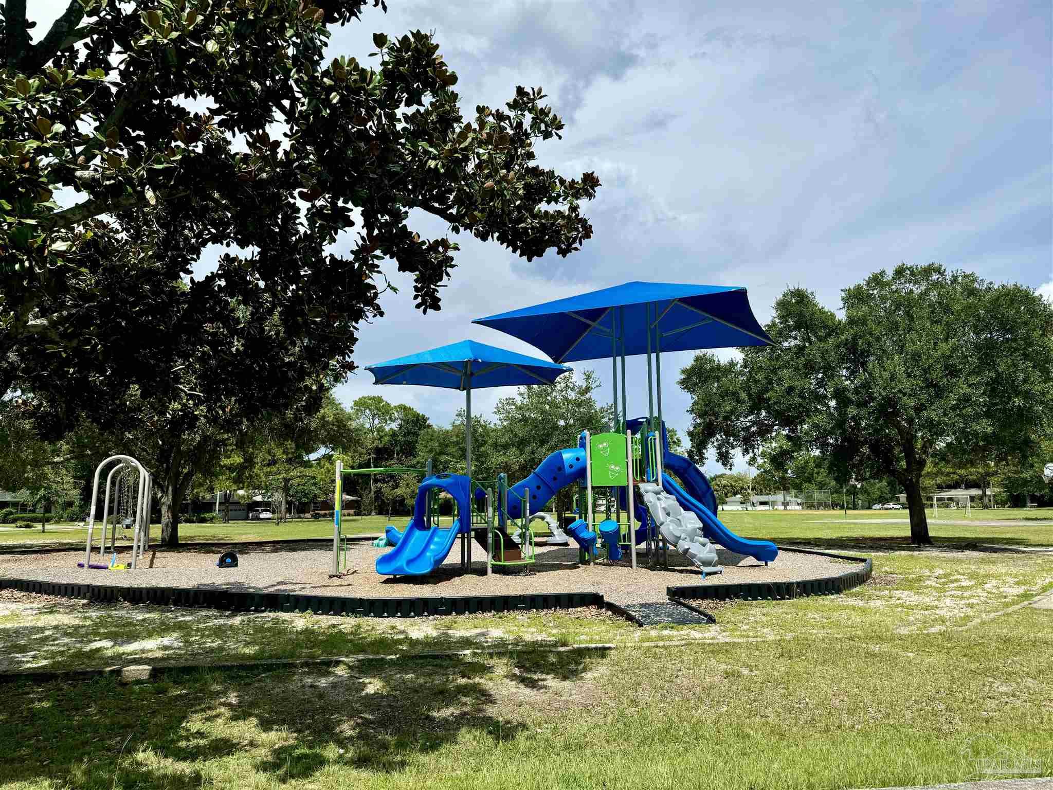 3960 Bayou Blvd