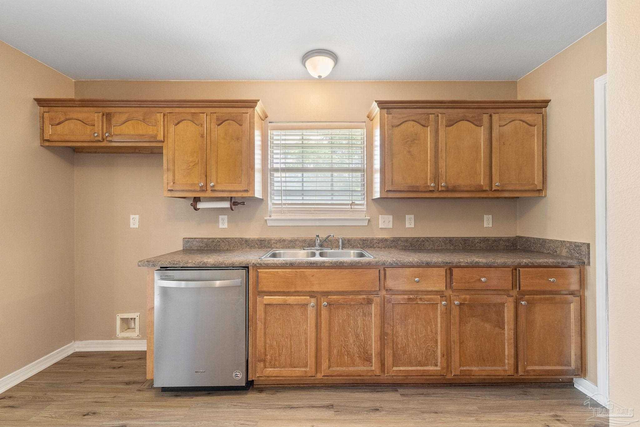 8553 Honeybee Ln