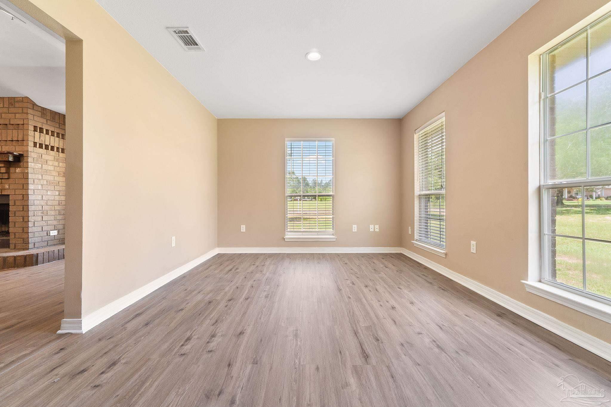8553 Honeybee Ln