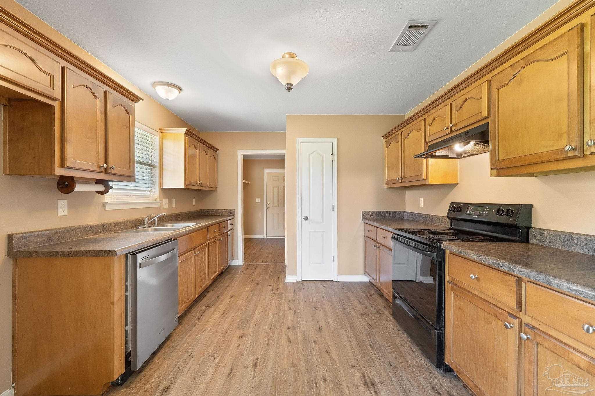 8553 Honeybee Ln