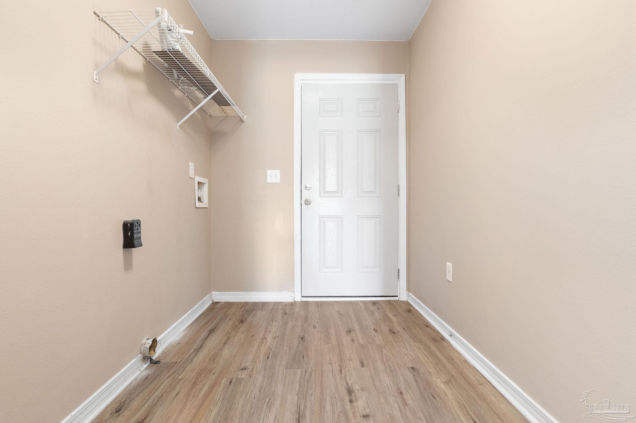 8553 Honeybee Ln