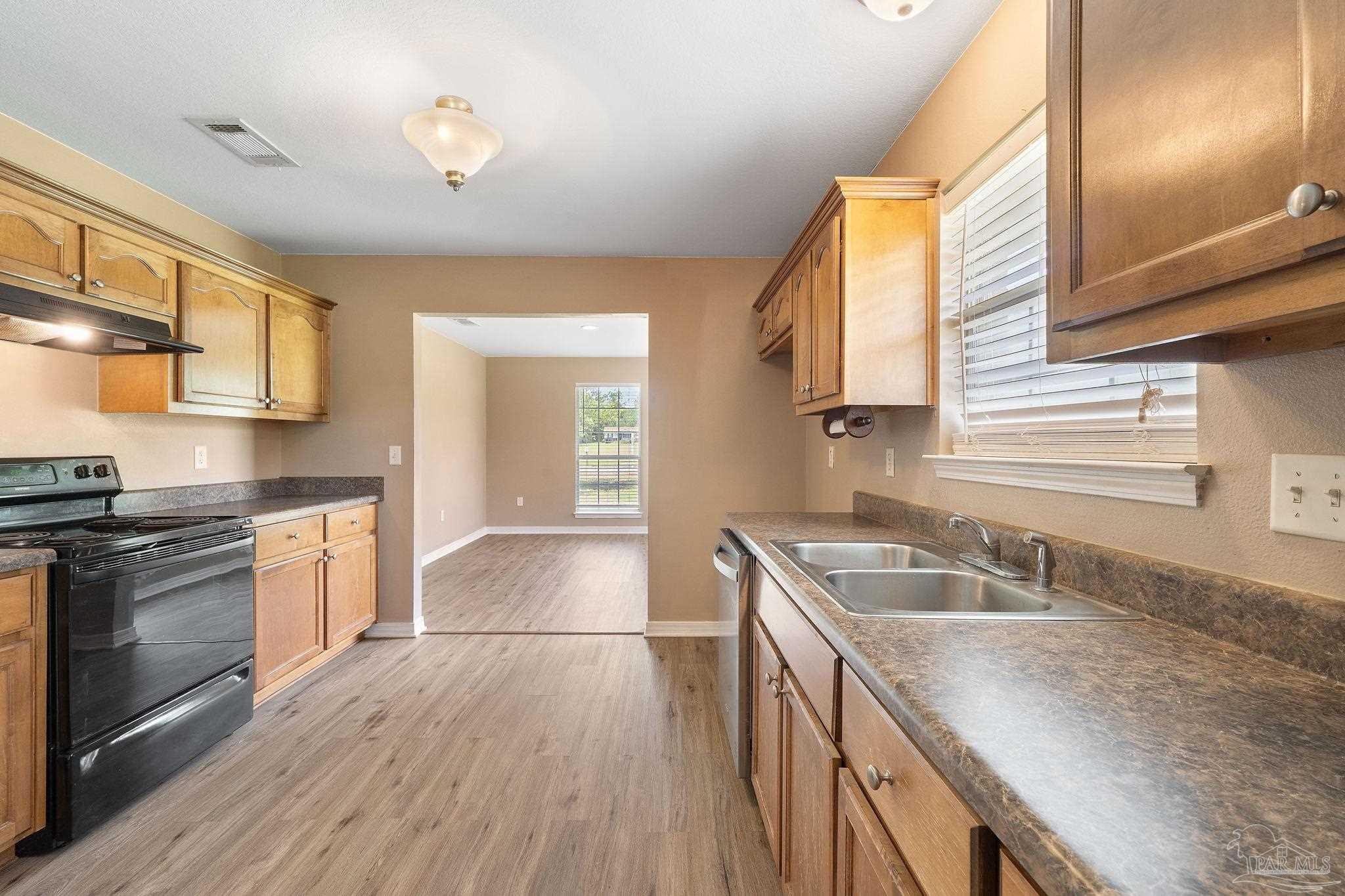 8553 Honeybee Ln
