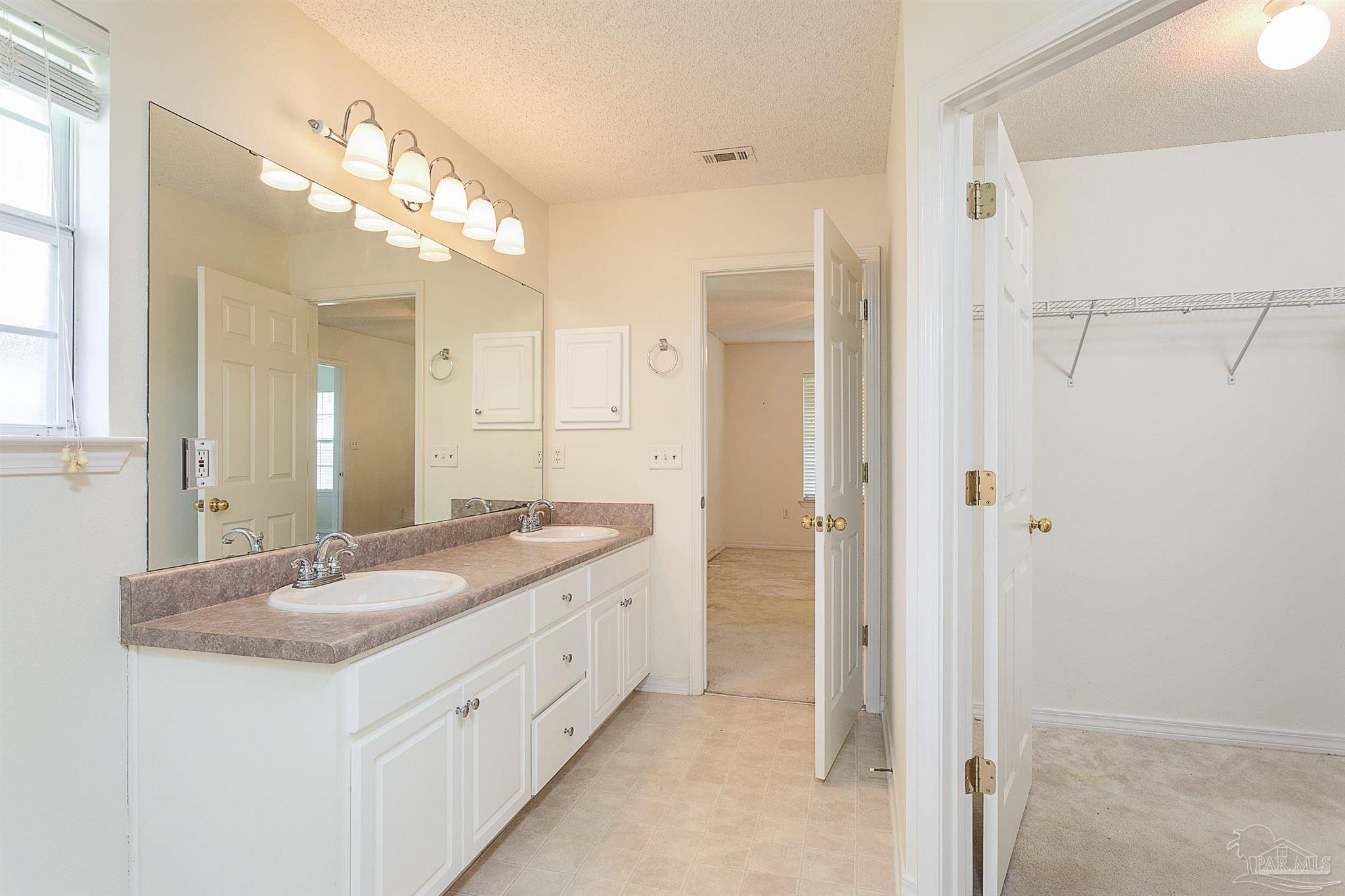 1388 Connemara Cir