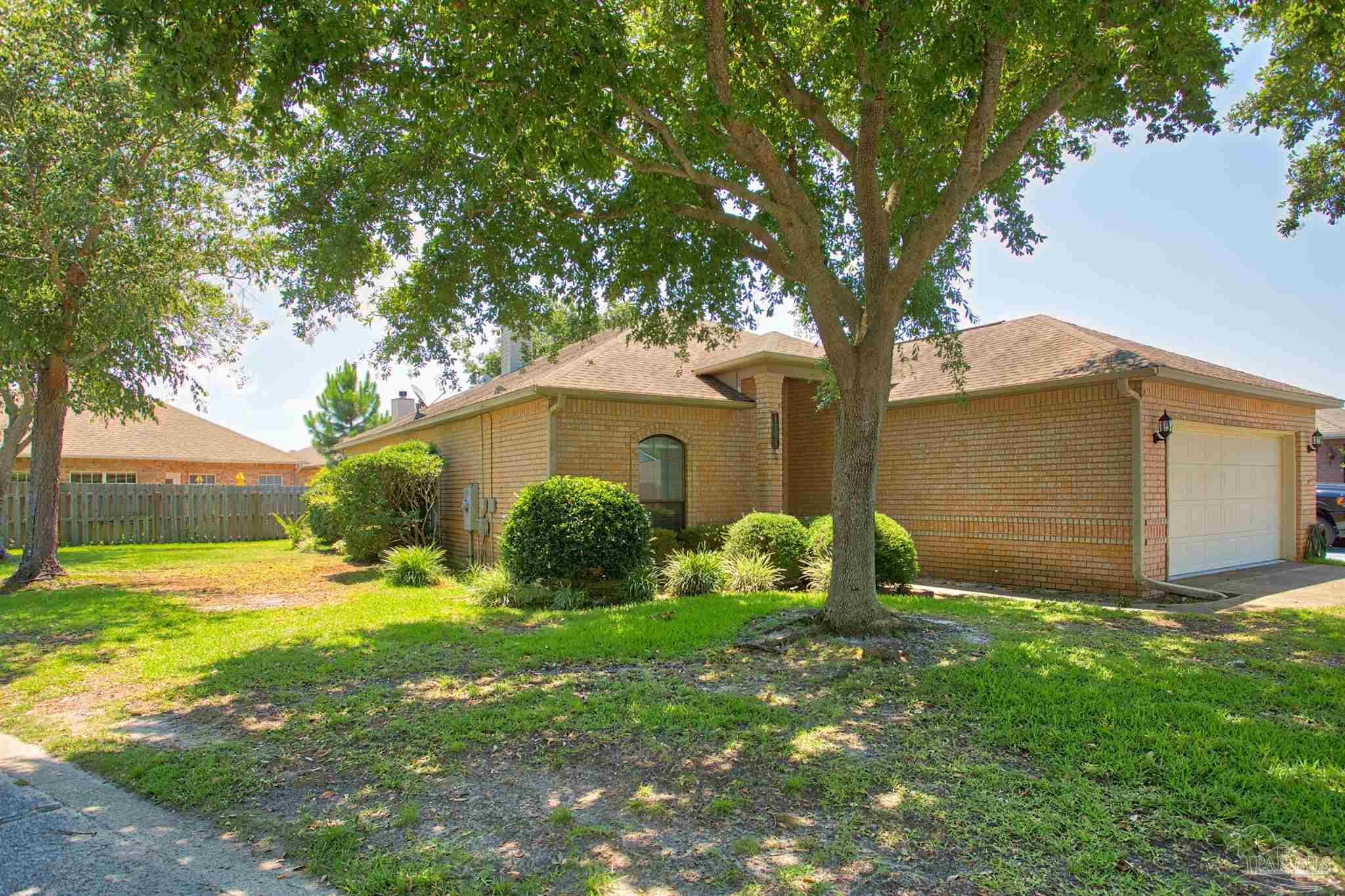 4161 Longwood Cir
