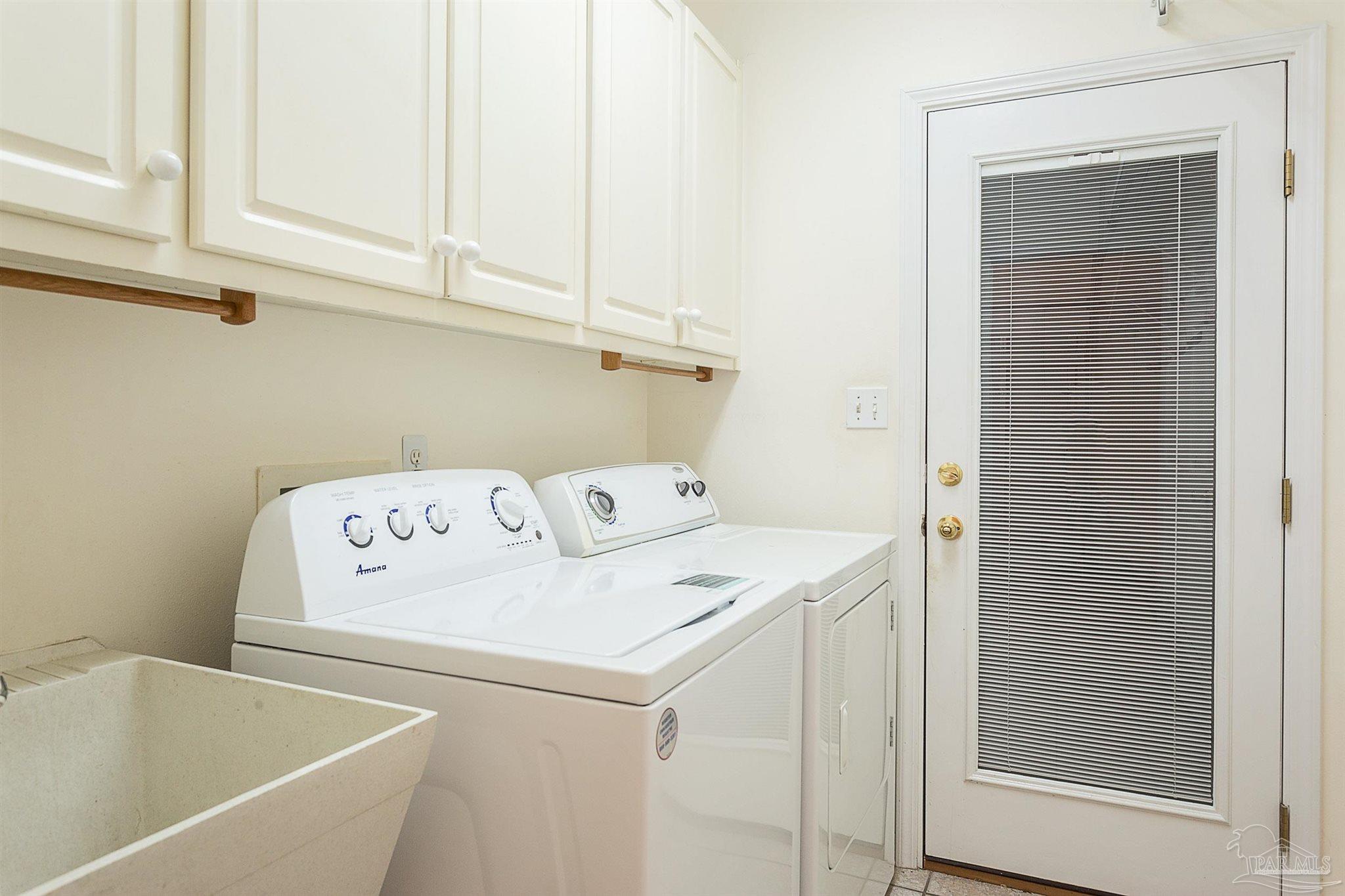 4161 Longwood Cir