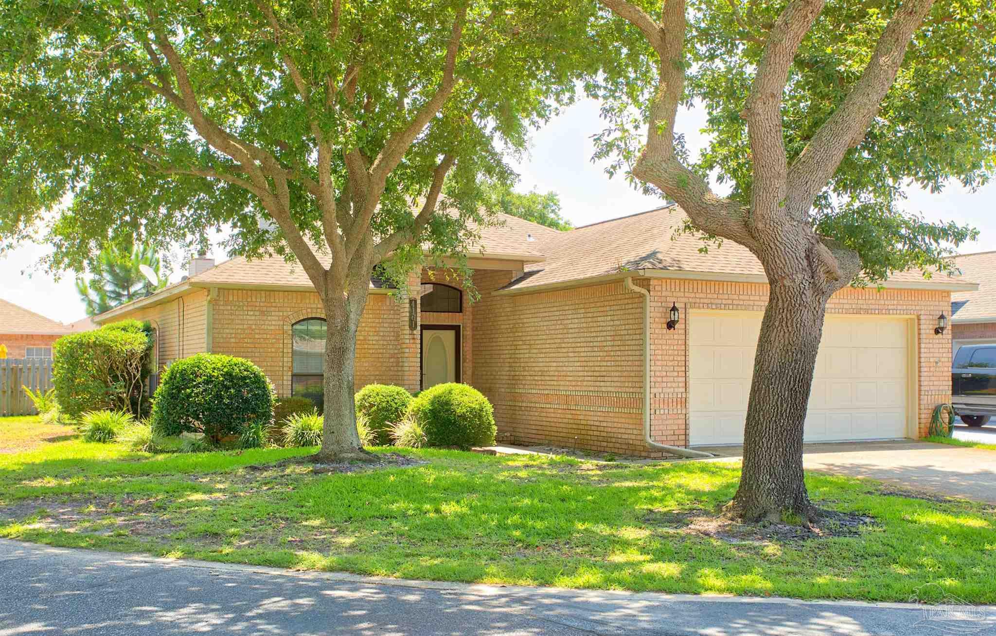 4161 Longwood Cir